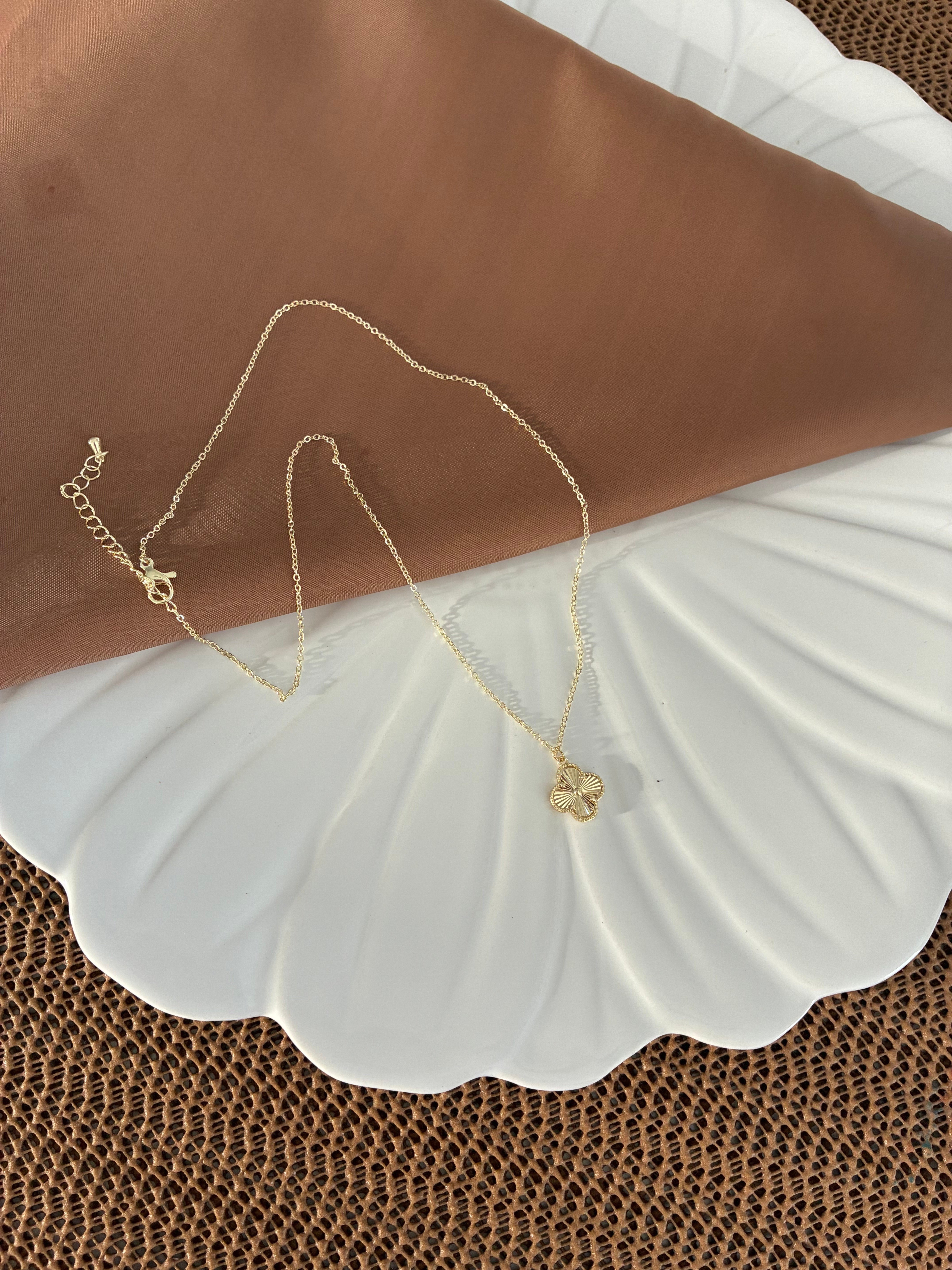 Vip Gold 43 Cm İnce Zincirli Yonca Kolye