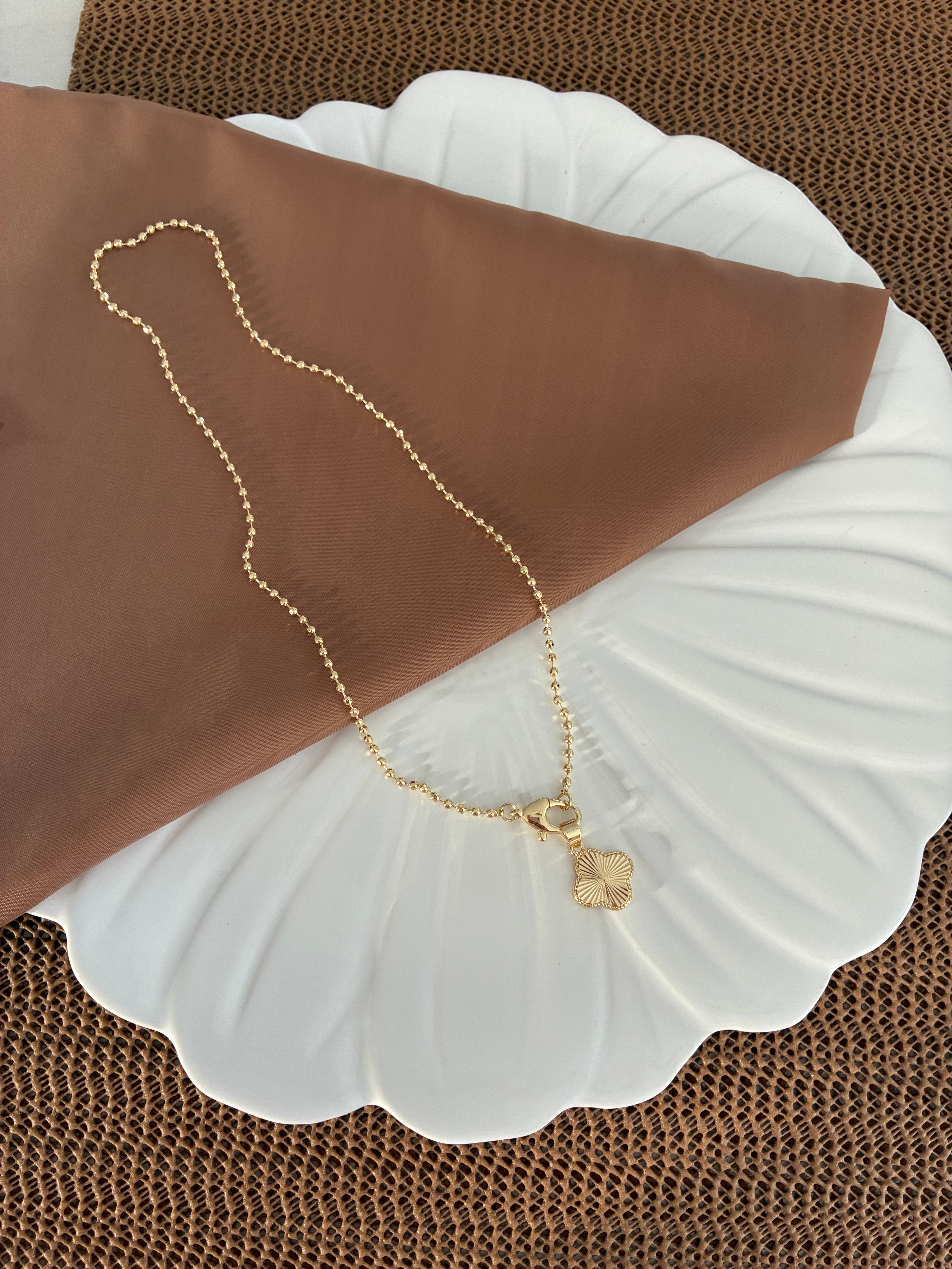 Vip Gold 45 Cm Dorika Zincir Anahtar Kilitli Yonca Kolye
