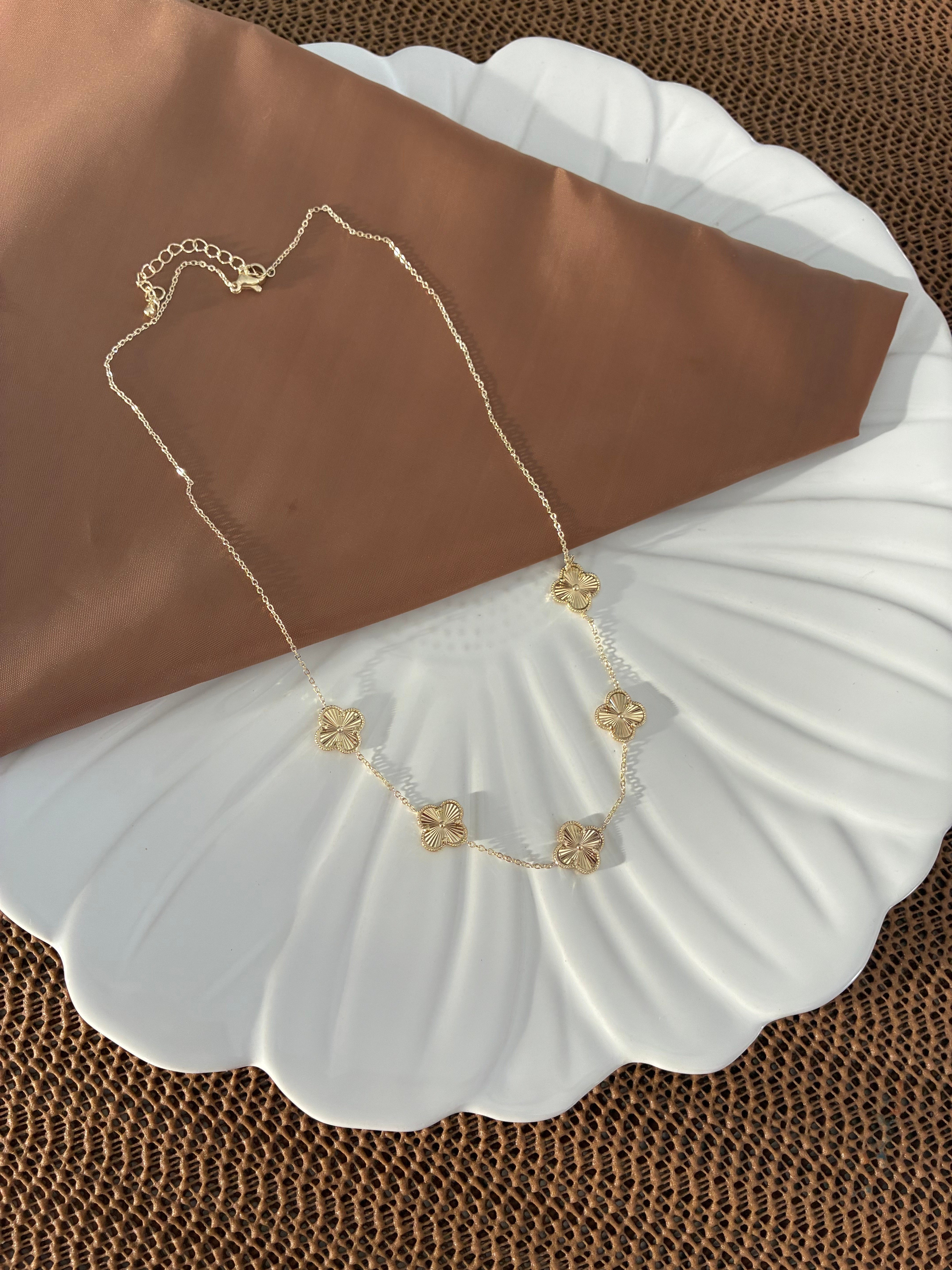 Vip Gold 45 Cm İnce Zincirli Büyük Yonca Sıralı Kolye
