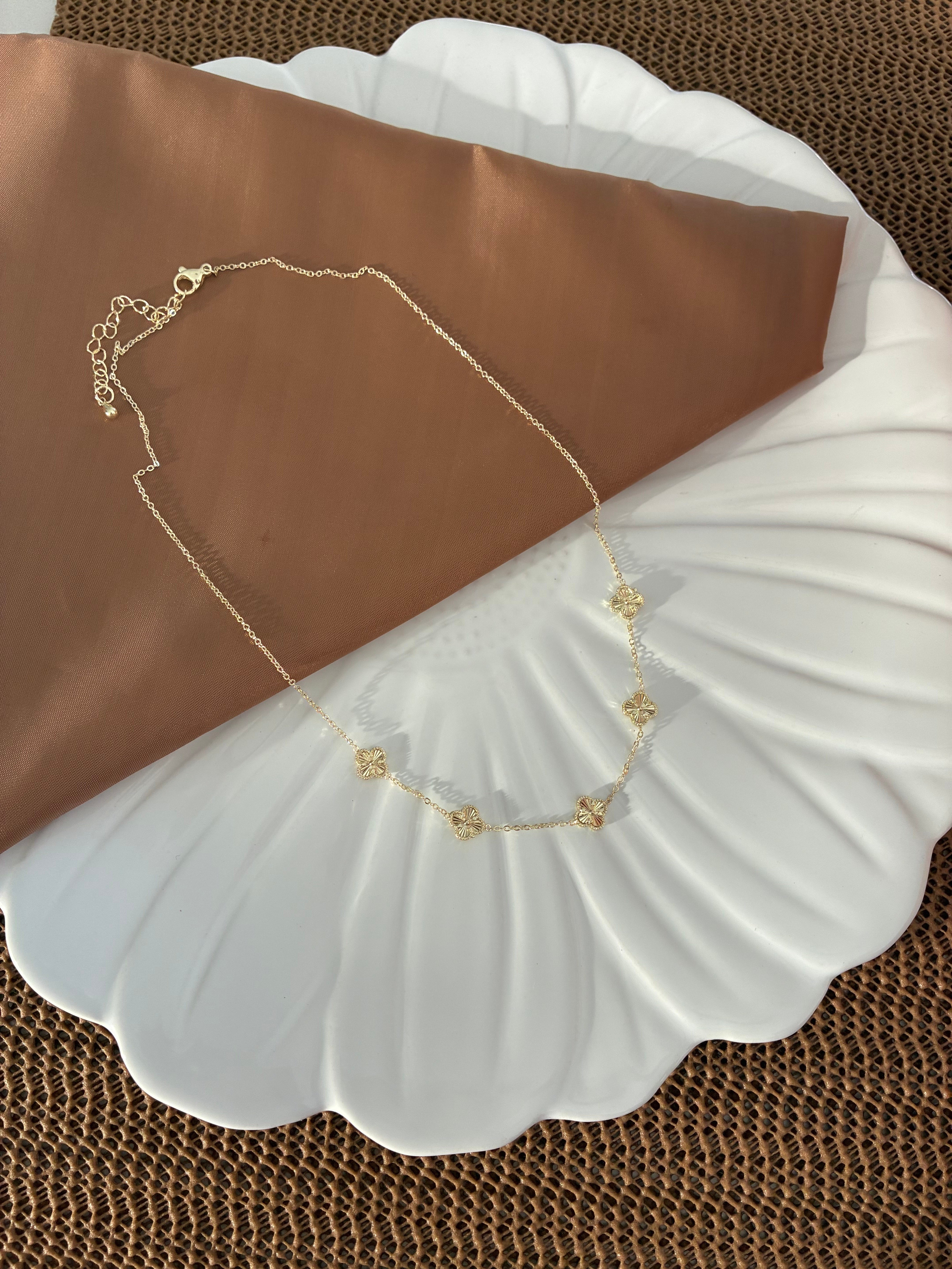 Vip Gold 45 Cm İnce Zincirli Küçük Yonca Sıralı Kolye