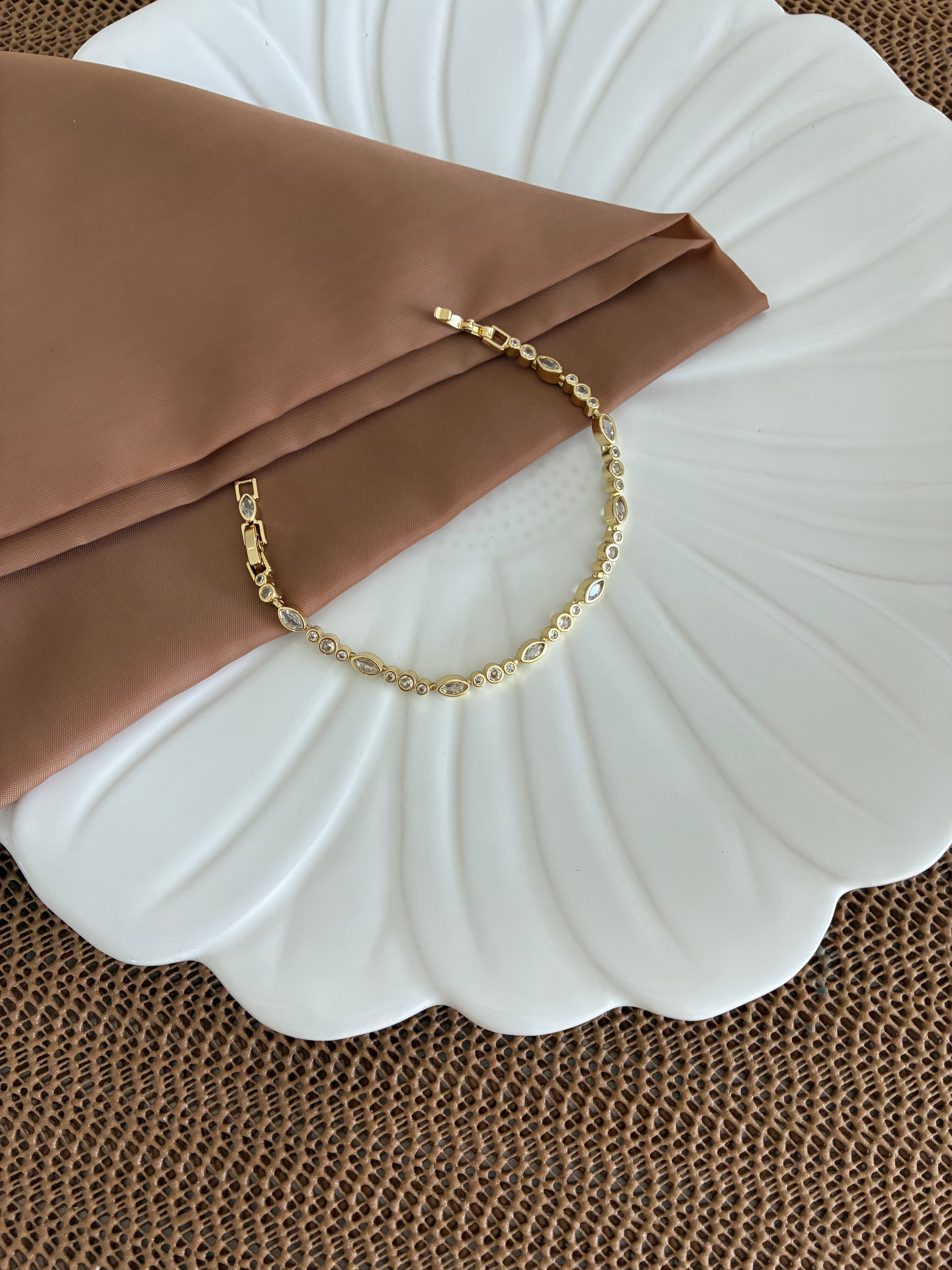 Vip Gold Baget Gömme Taşlı Damla Daire Sıralı Bileklik