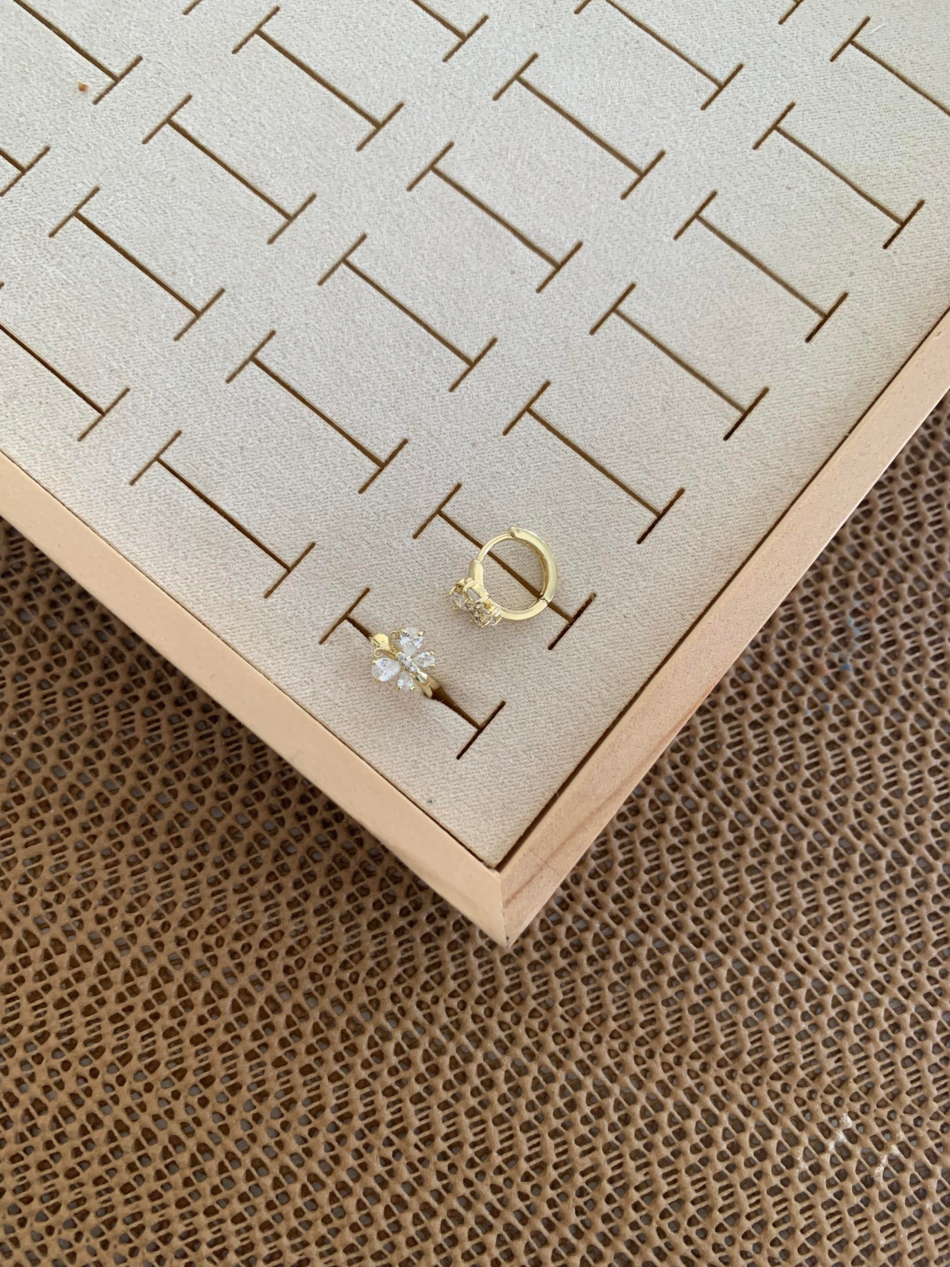 Vip Gold Baget Taşlı Fiyonk Küçük Halka Küpe