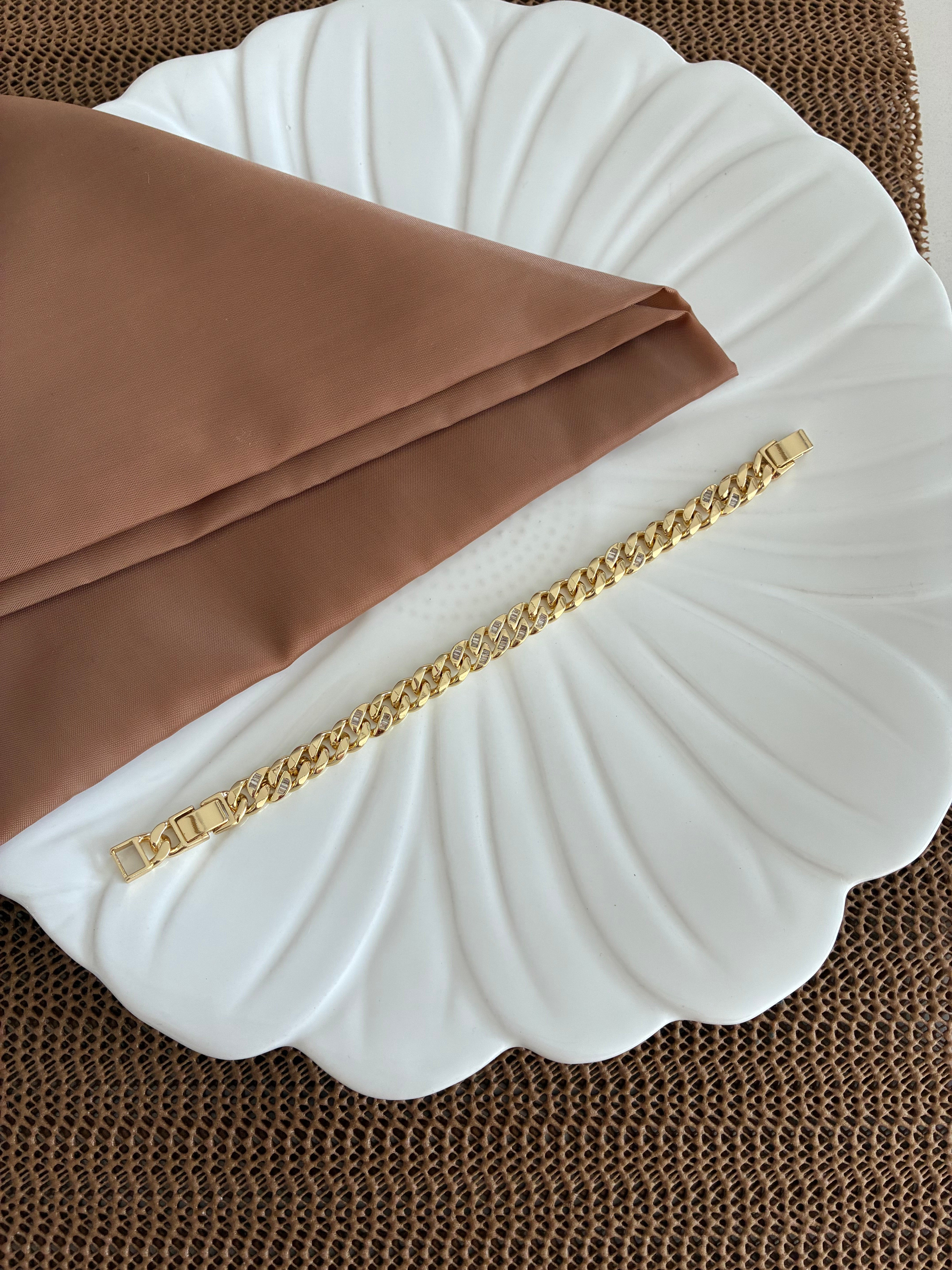 Vip Gold Baget Taşlı  Klasik Zincirli Bileklik