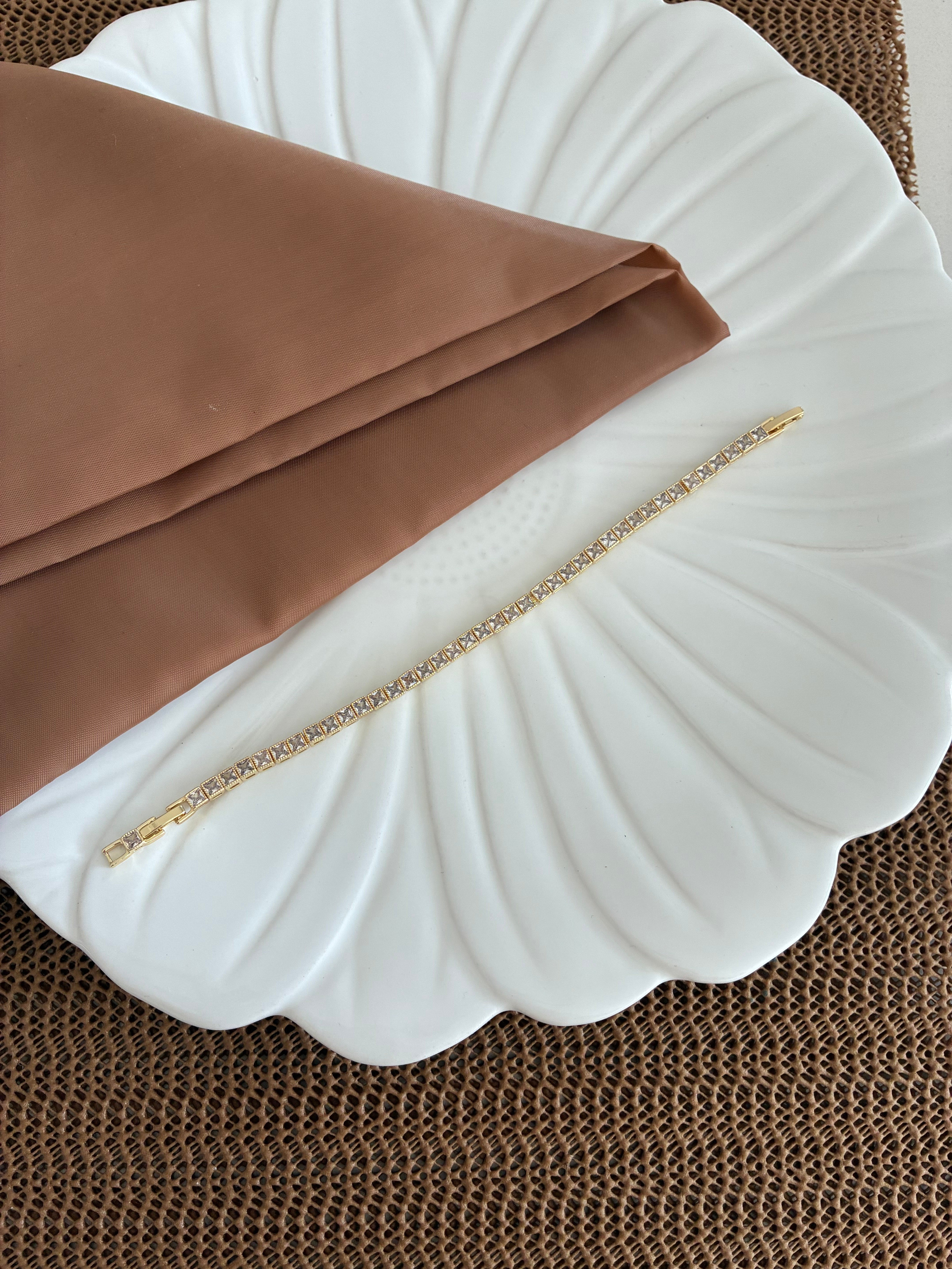 Vip Gold Baget Taşlı Mini Kare Su Yolu Bileklik