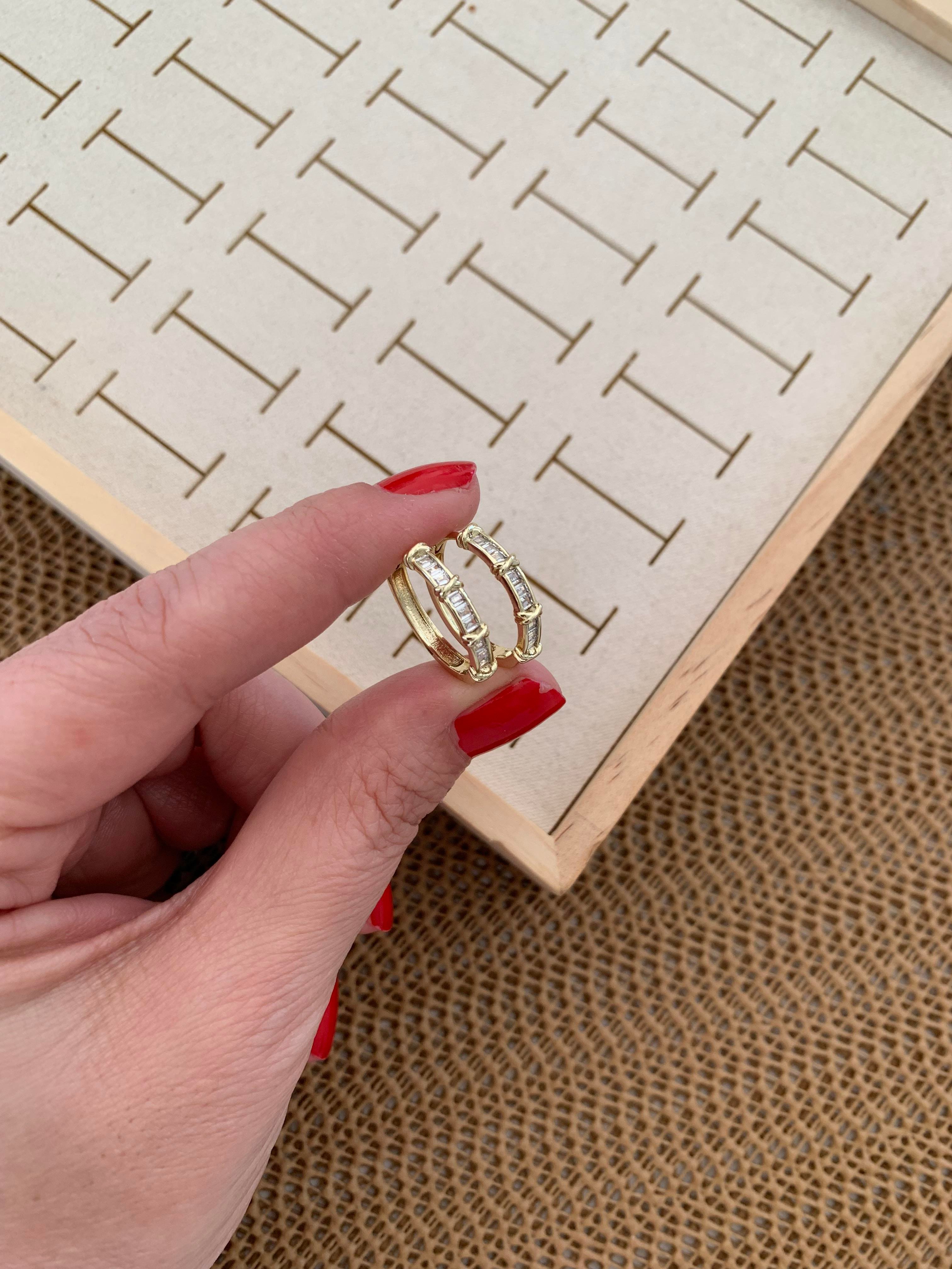 Vip Gold Baget Taşlı X Sıralı Halka Küpe