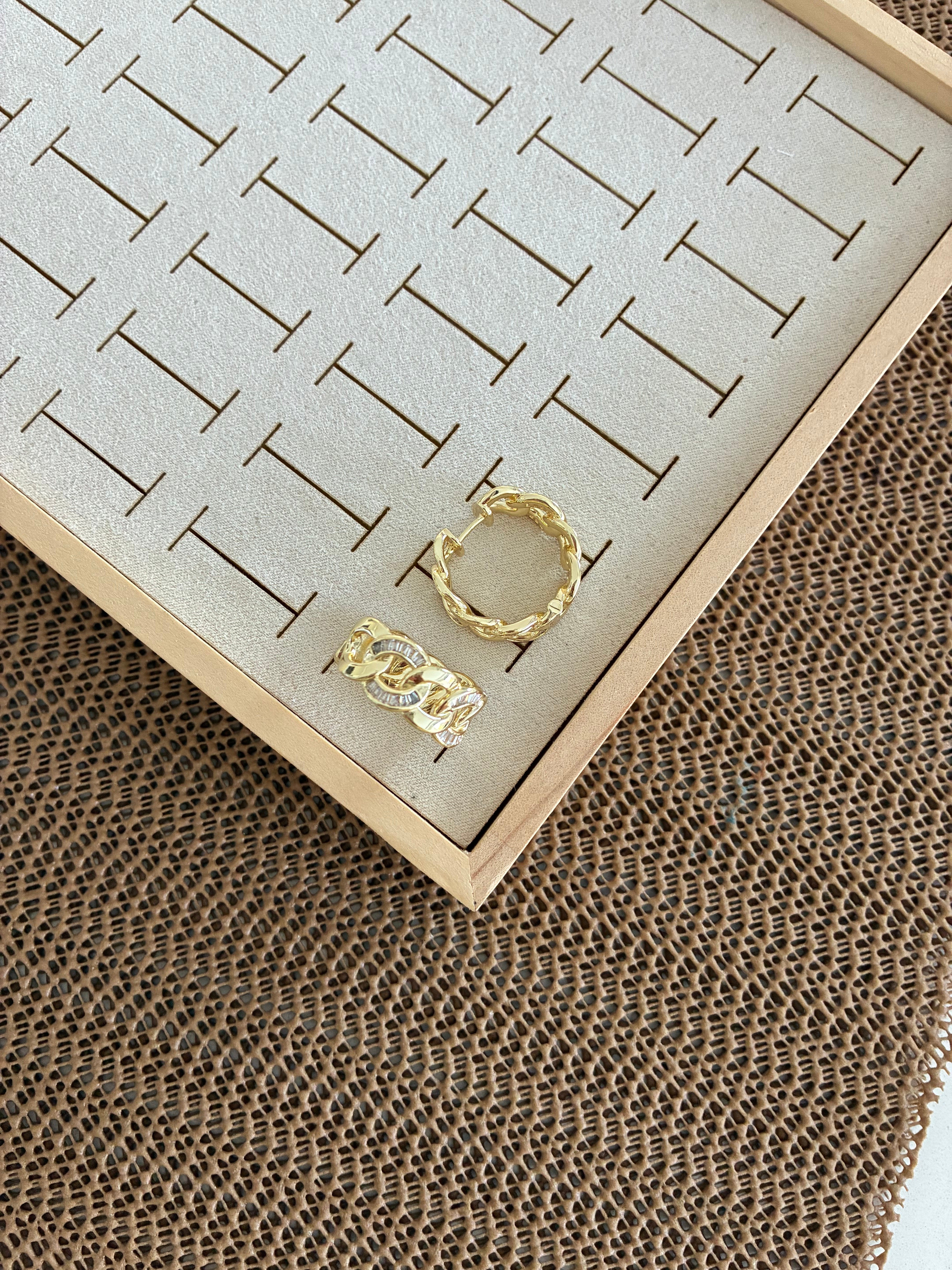 Vip Gold Baget Taşlı Zincir Halka Küpe
