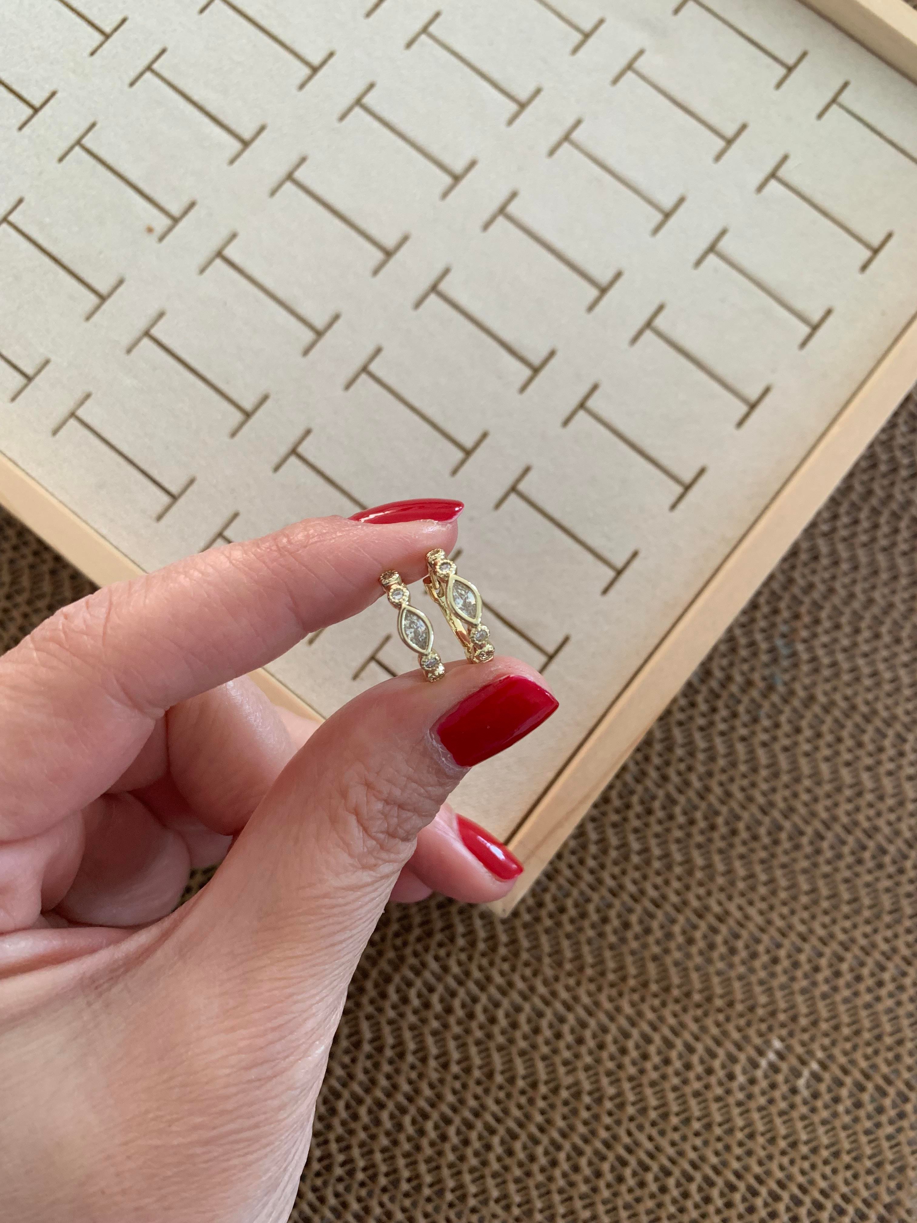 Vip Gold Baget Tek Taşlı Damla Halka Küpe
