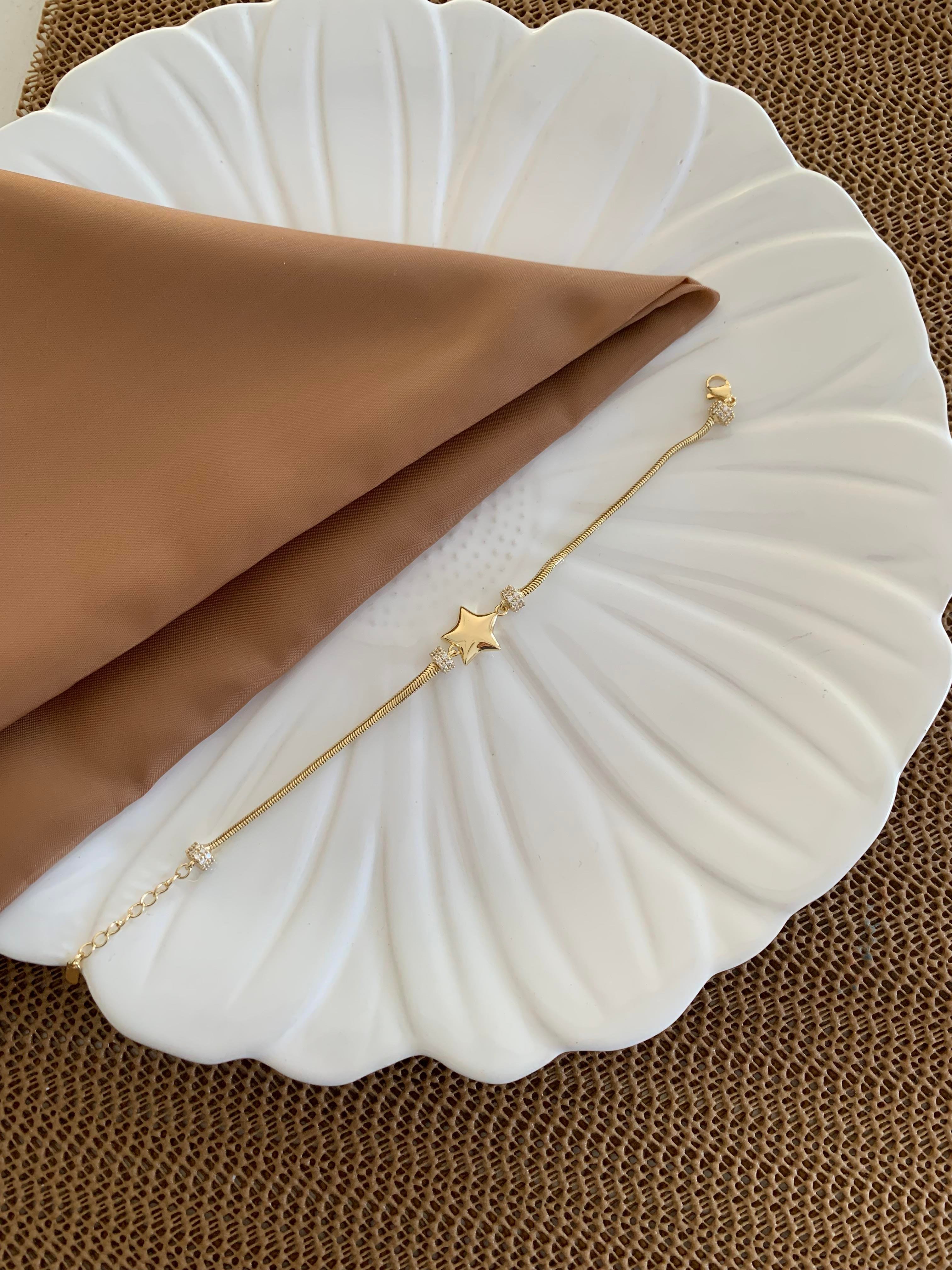Vip Gold Balık Sırtı Zincirli Plaka Yıldız Detaylı Bileklik