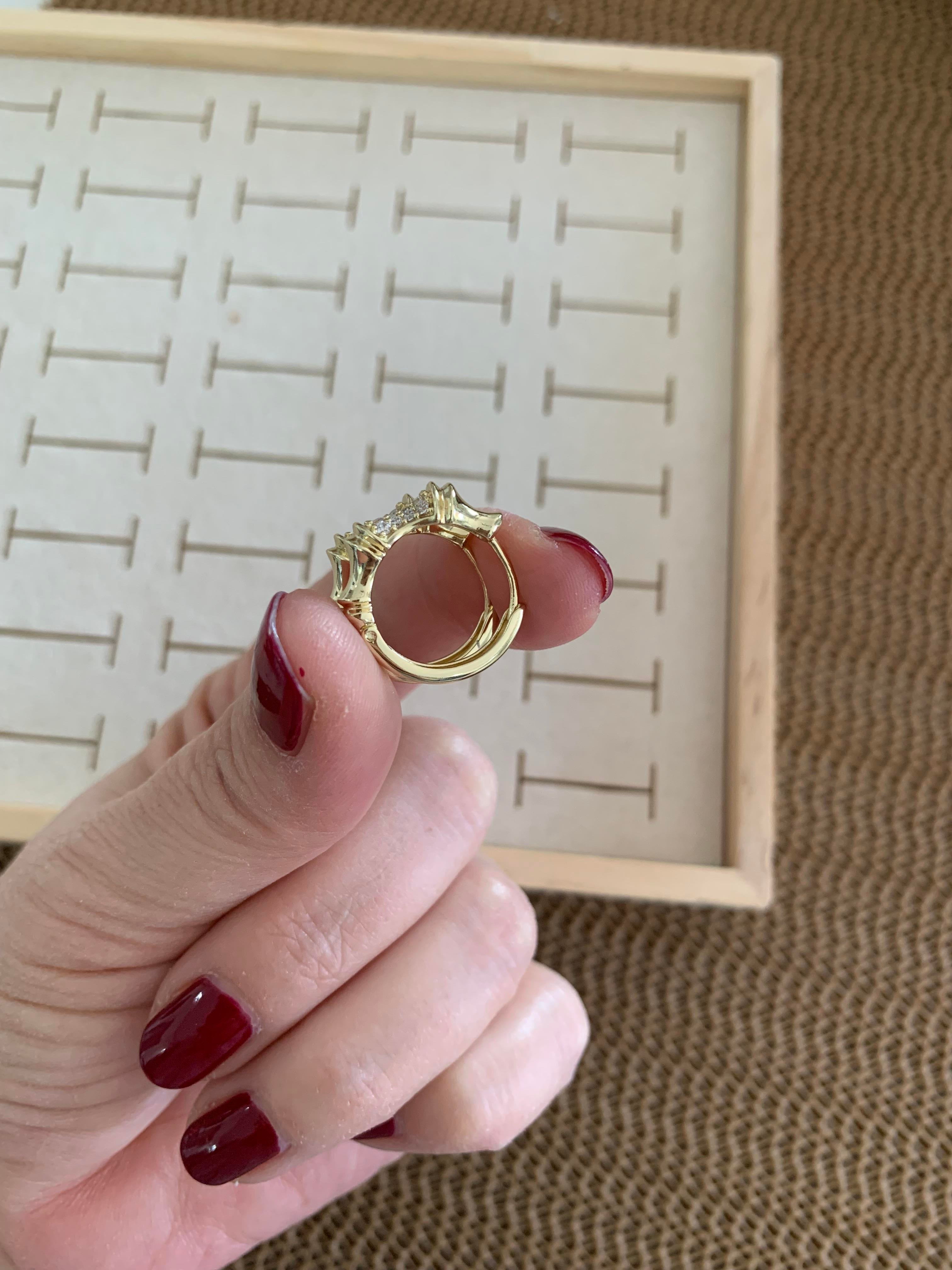 Vip Gold Biyeli Zirkon Taşlı İnce Halka Küpe