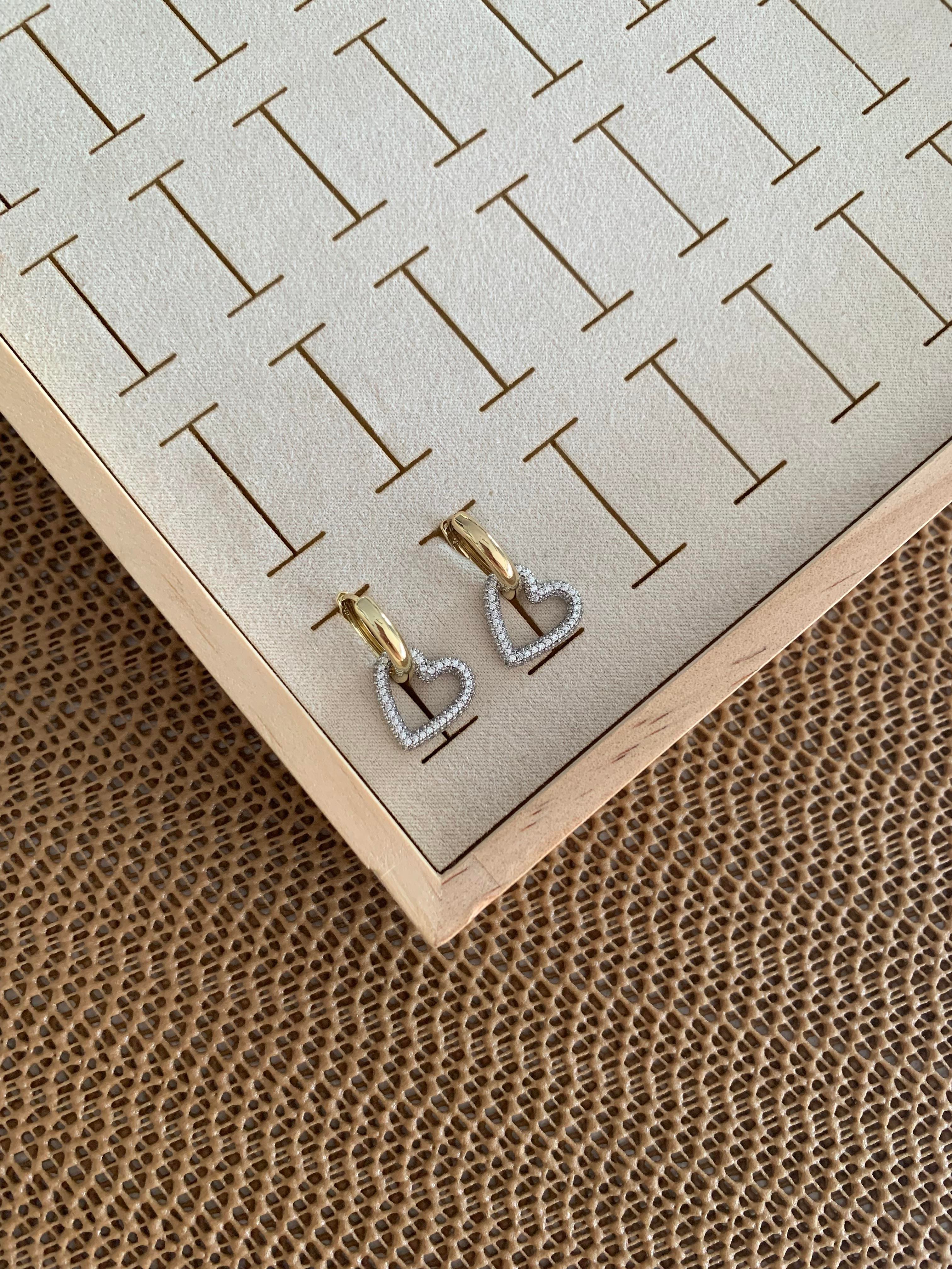 Vip Gold Boru Halka Zirkon Taşlı Kalp Sallantılı Küpe