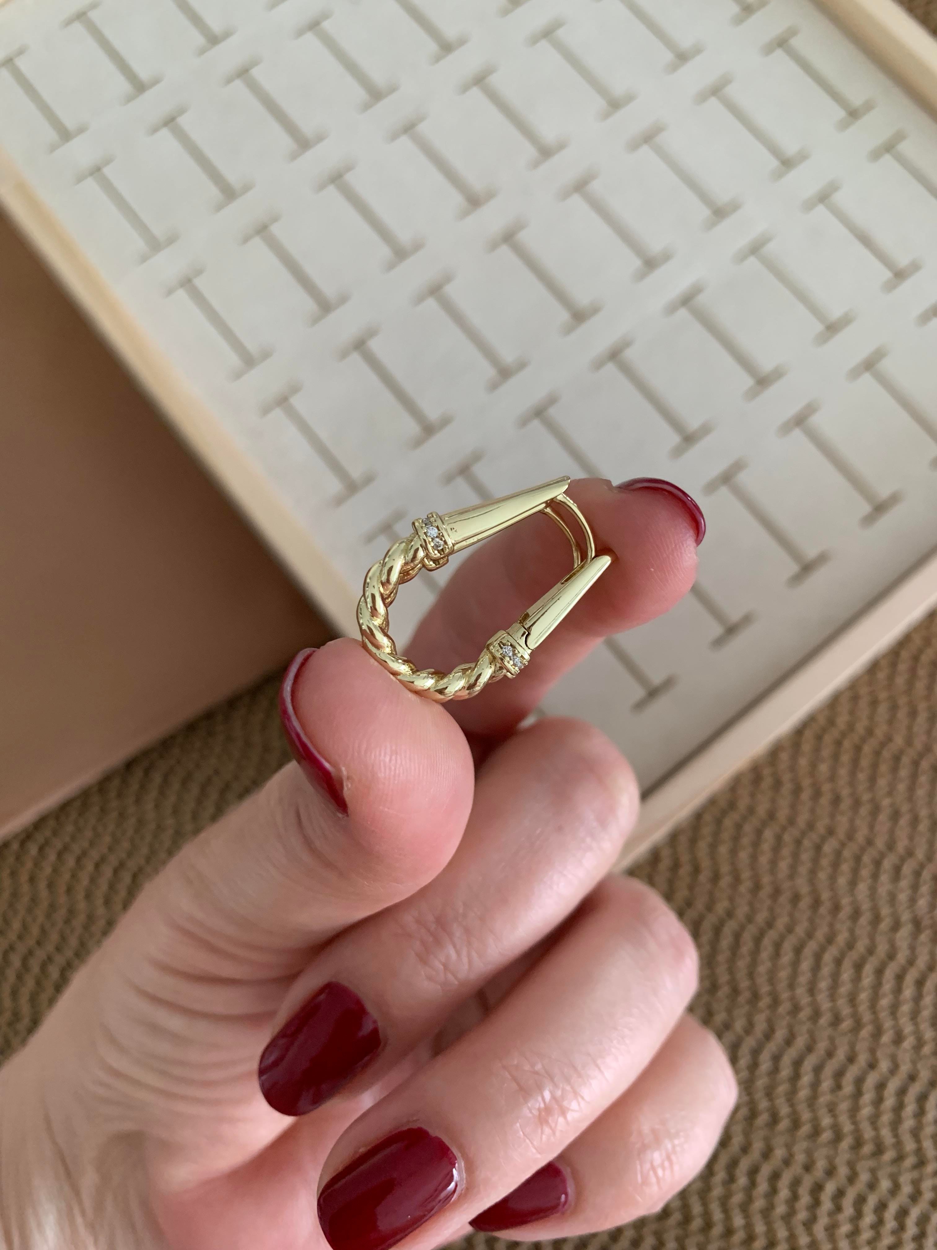 Vip Gold Burgu Tasarım U Küpe 