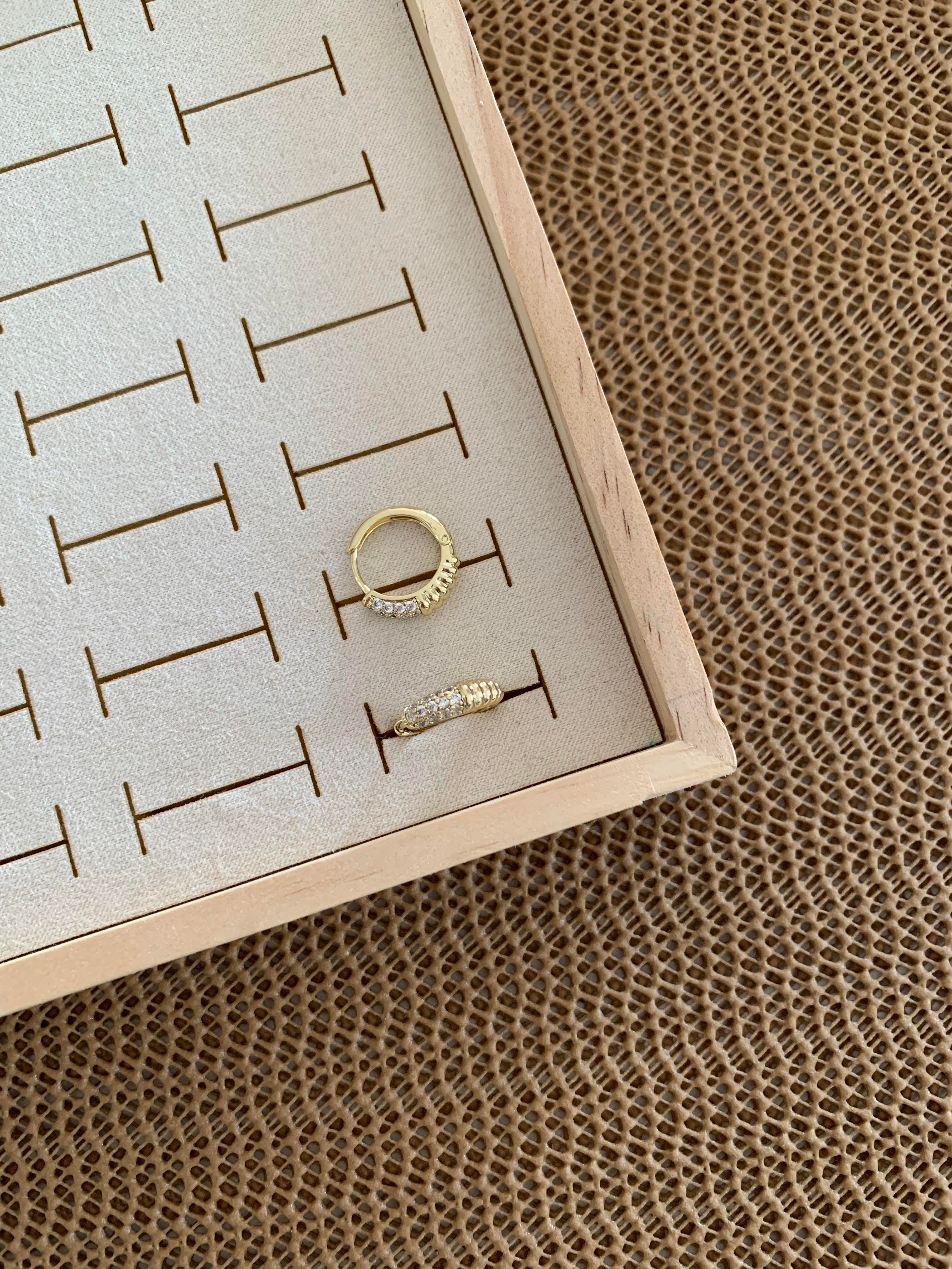 Vip Gold Burgu Zirkon Taşlı Halka Küpe