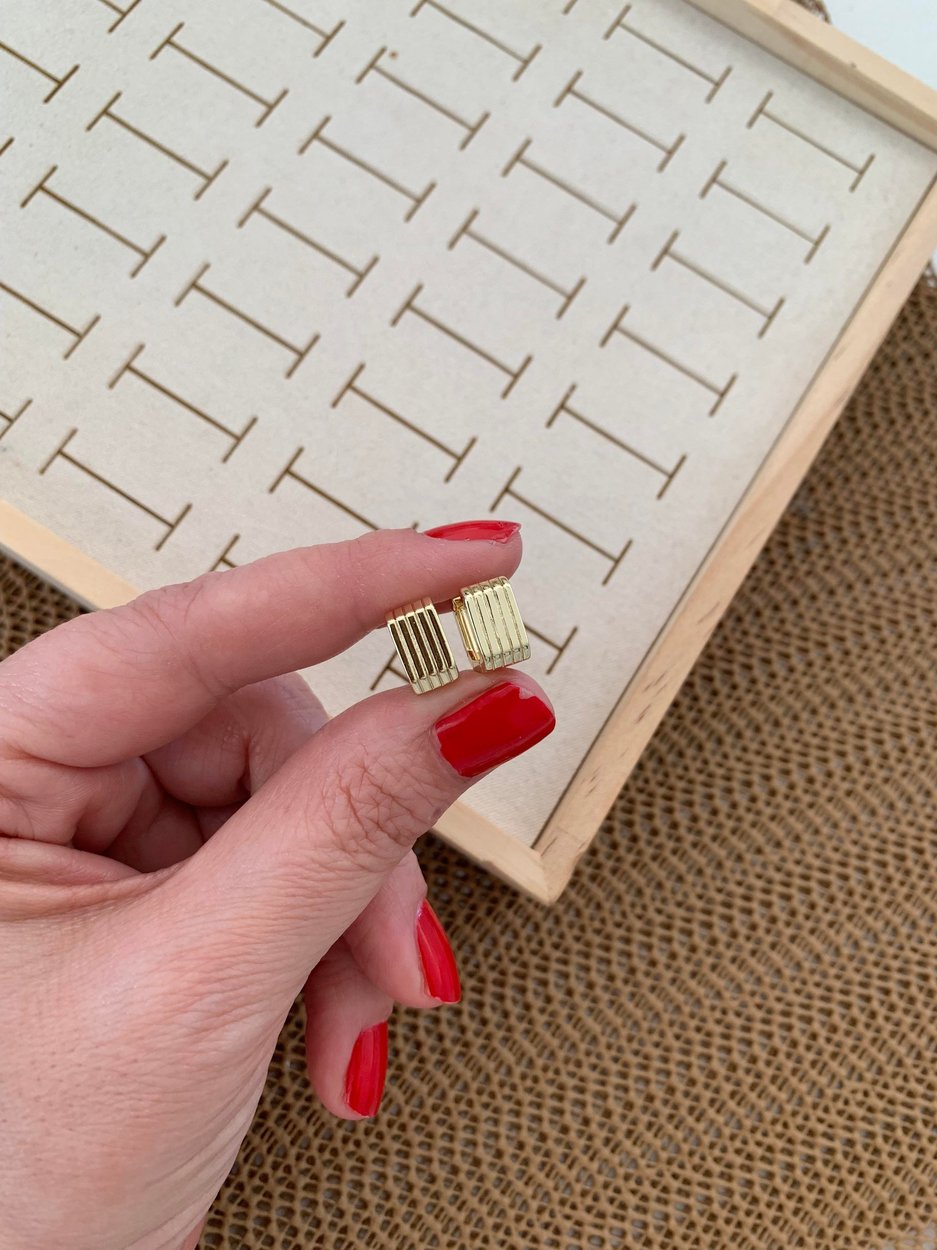 Vip Gold Çizgili Mini Kare Küpe