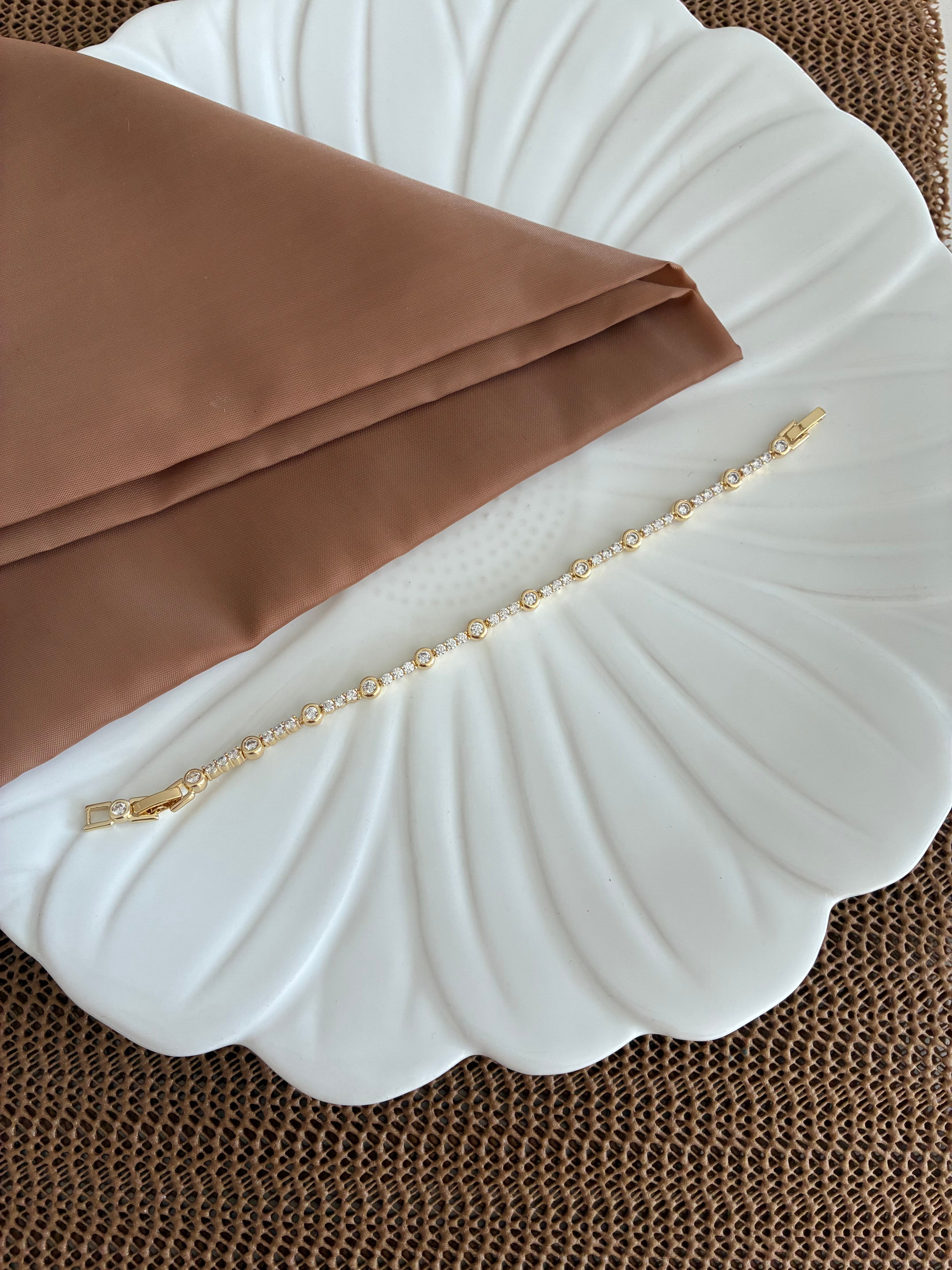 Vip Gold Gömme Baget Taşlı Daire Su Yolu Bileklik