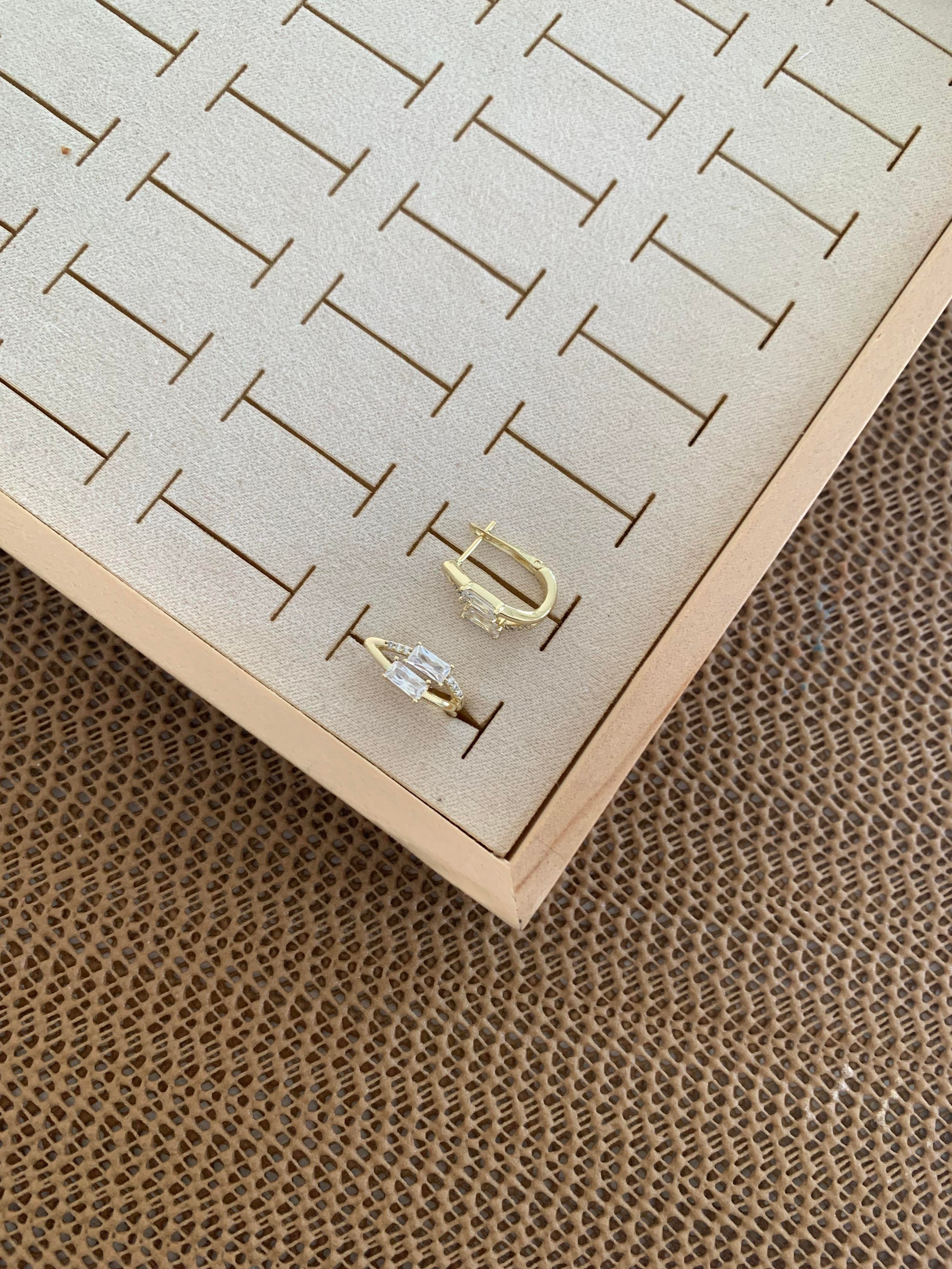 Vip Gold İki Li Dikdörtgen Baget Tek Taşlı U Küpe