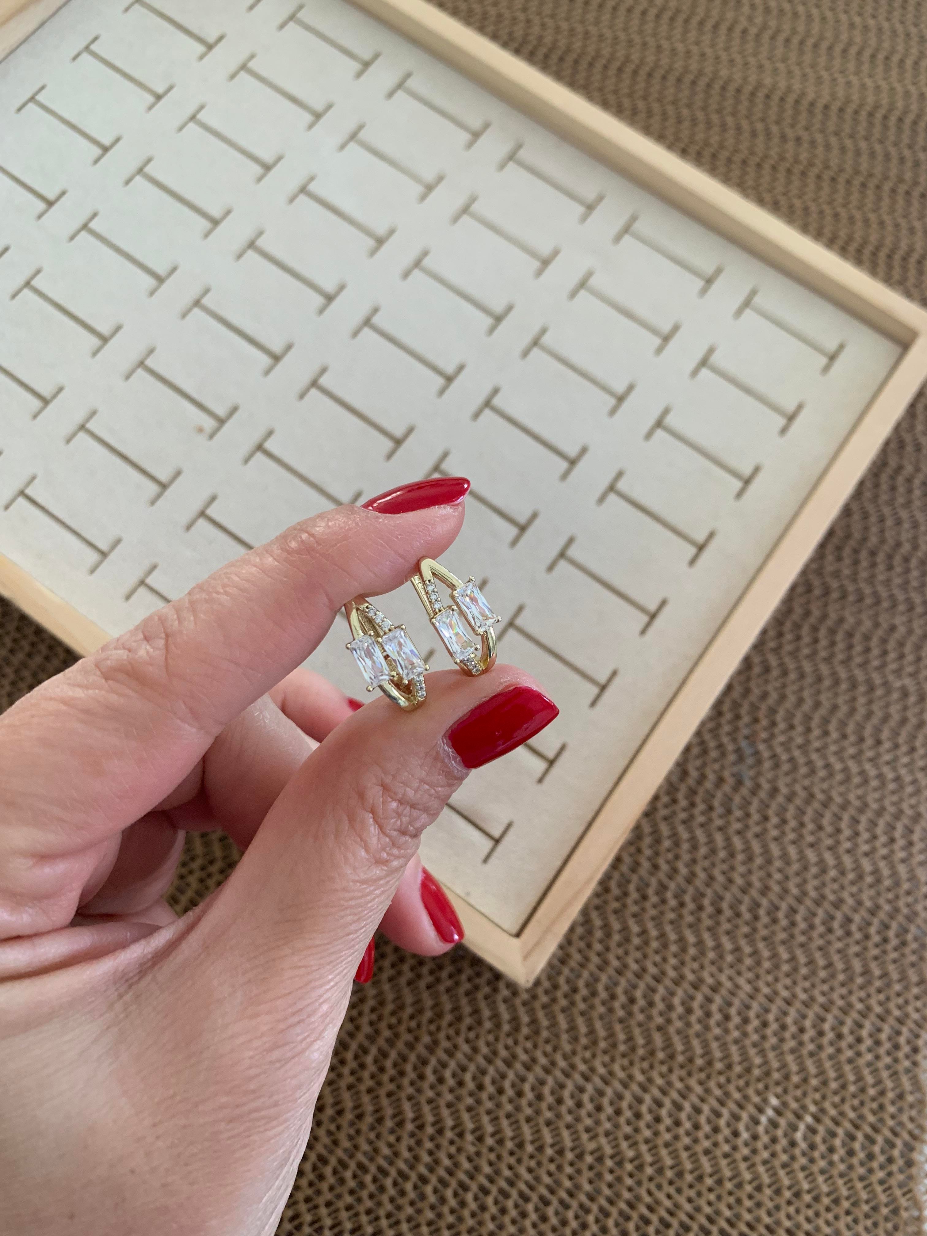 Vip Gold İki Li Dikdörtgen Baget Tek Taşlı U Küpe