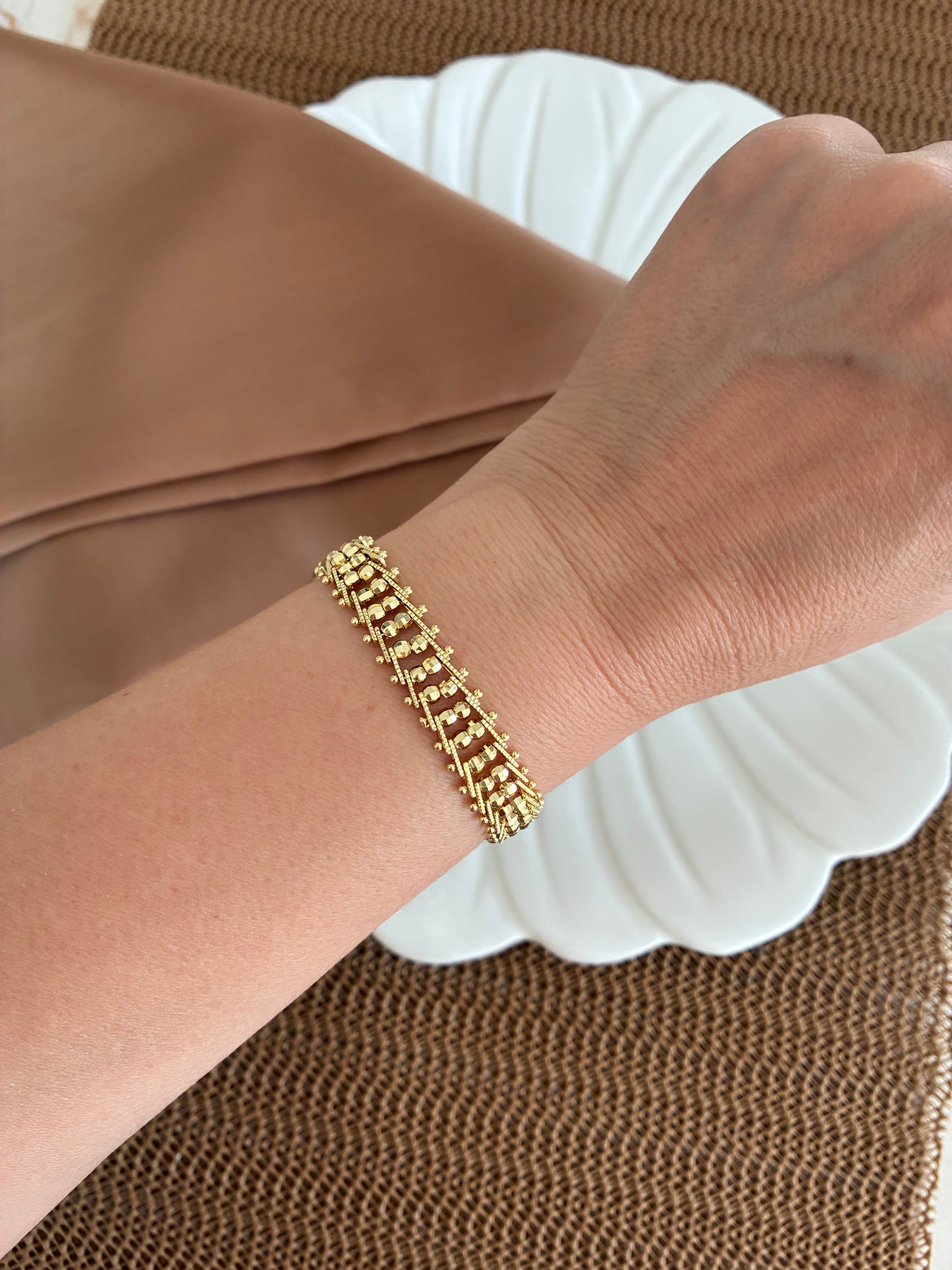 Vip Gold İnce Çift V Kesim Tapçuklu Bileklik