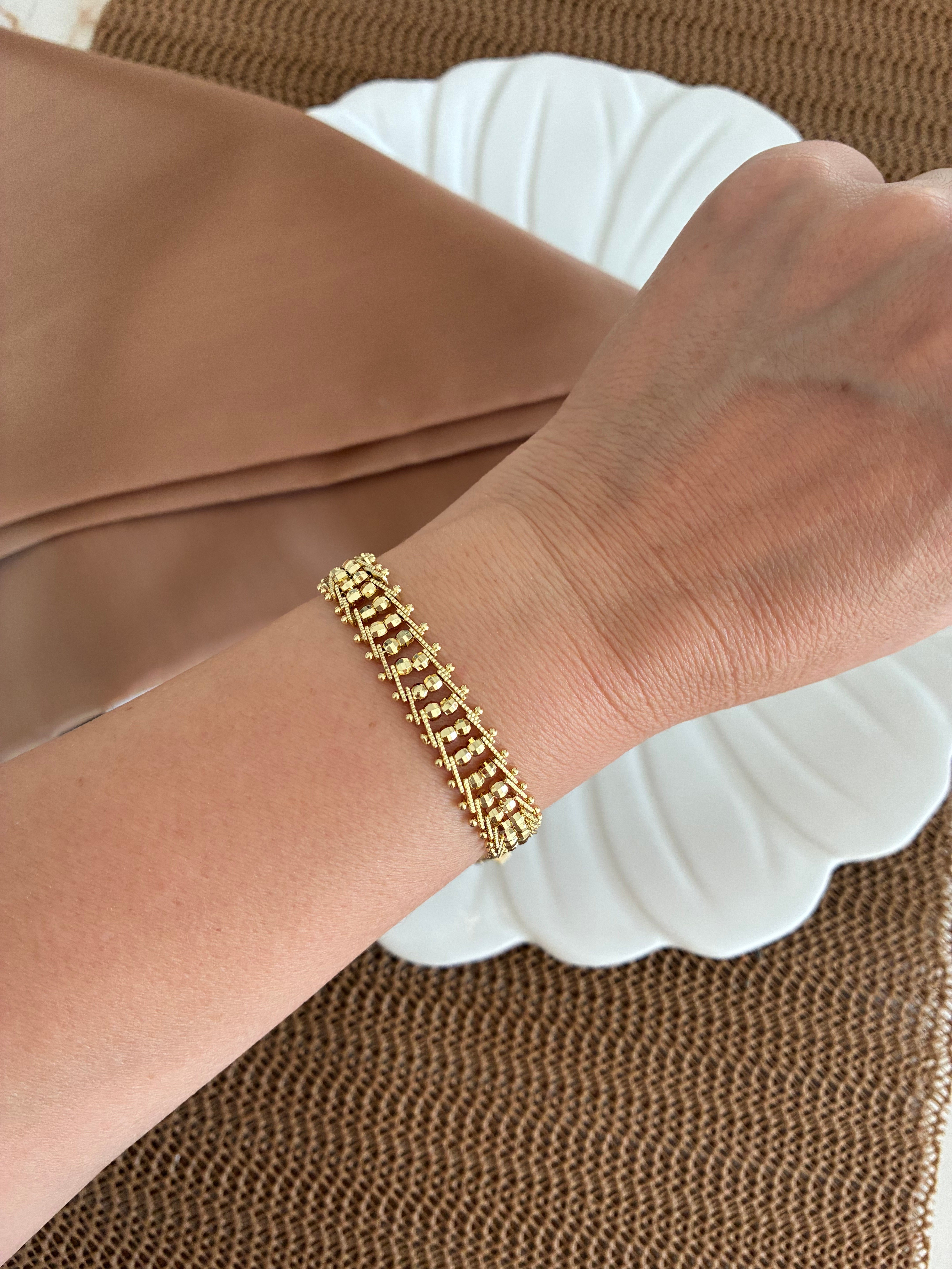 Vip Gold İnce Çift V Kesim Tapçuklu Bileklik