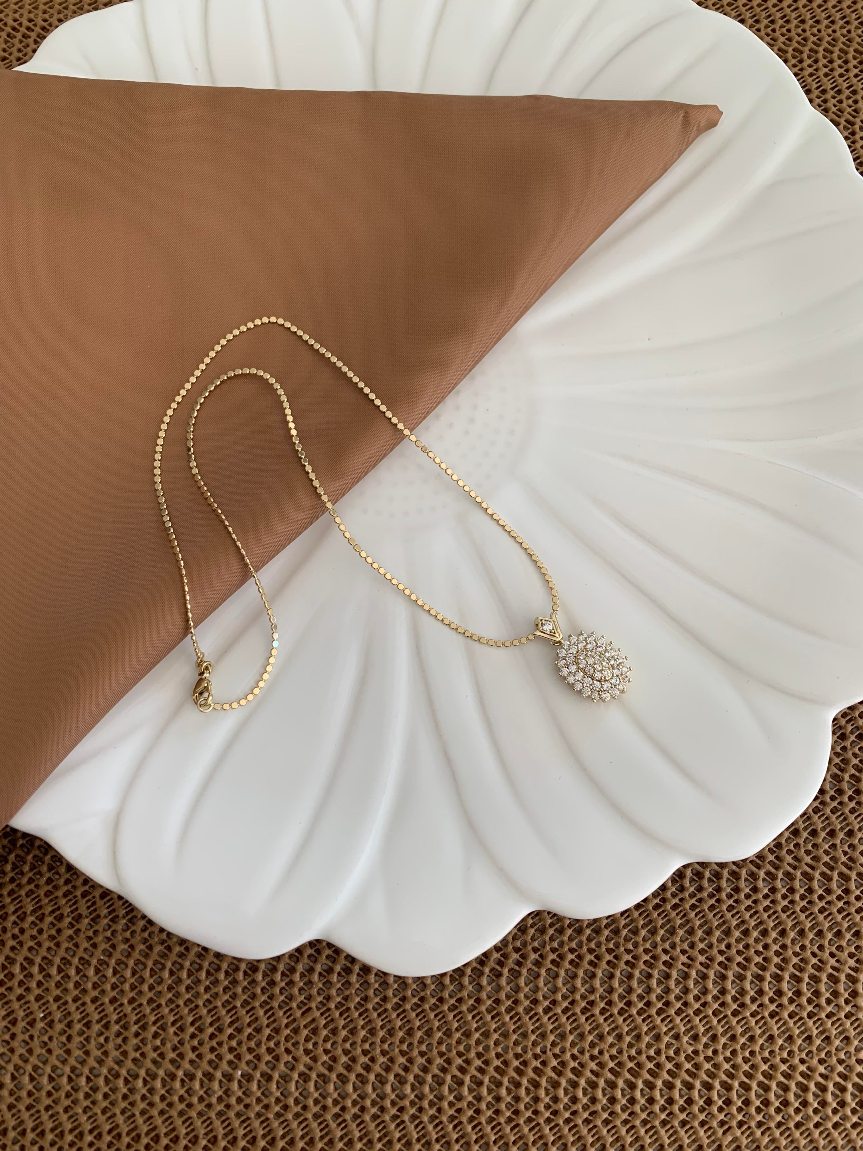 Vip Gold İnce Ezme Zincir Zirkon Taşlı Oval Tasarım Kolye