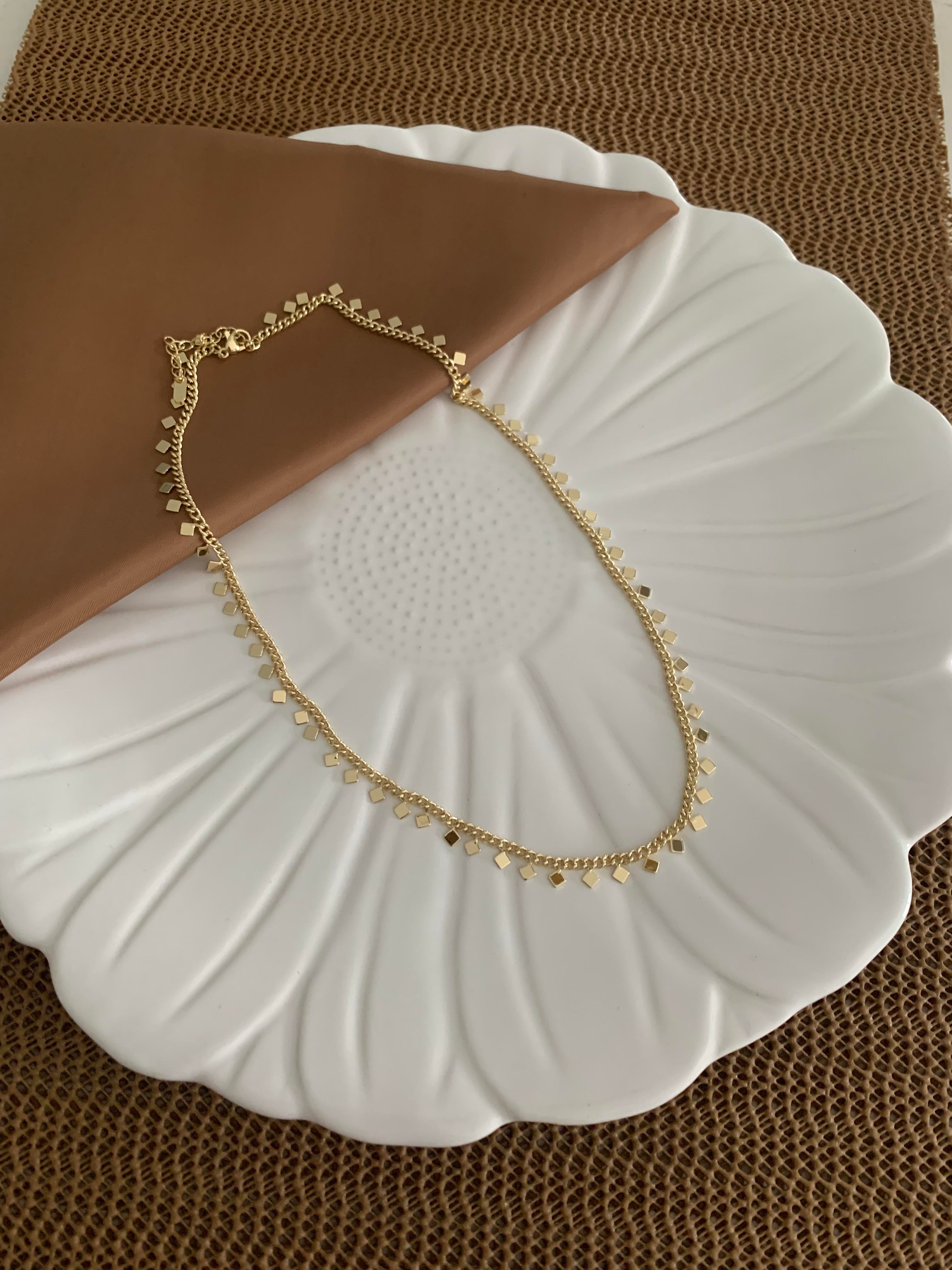 Vip Gold İnce Zincirli Mini Kare Sıralı Kolye