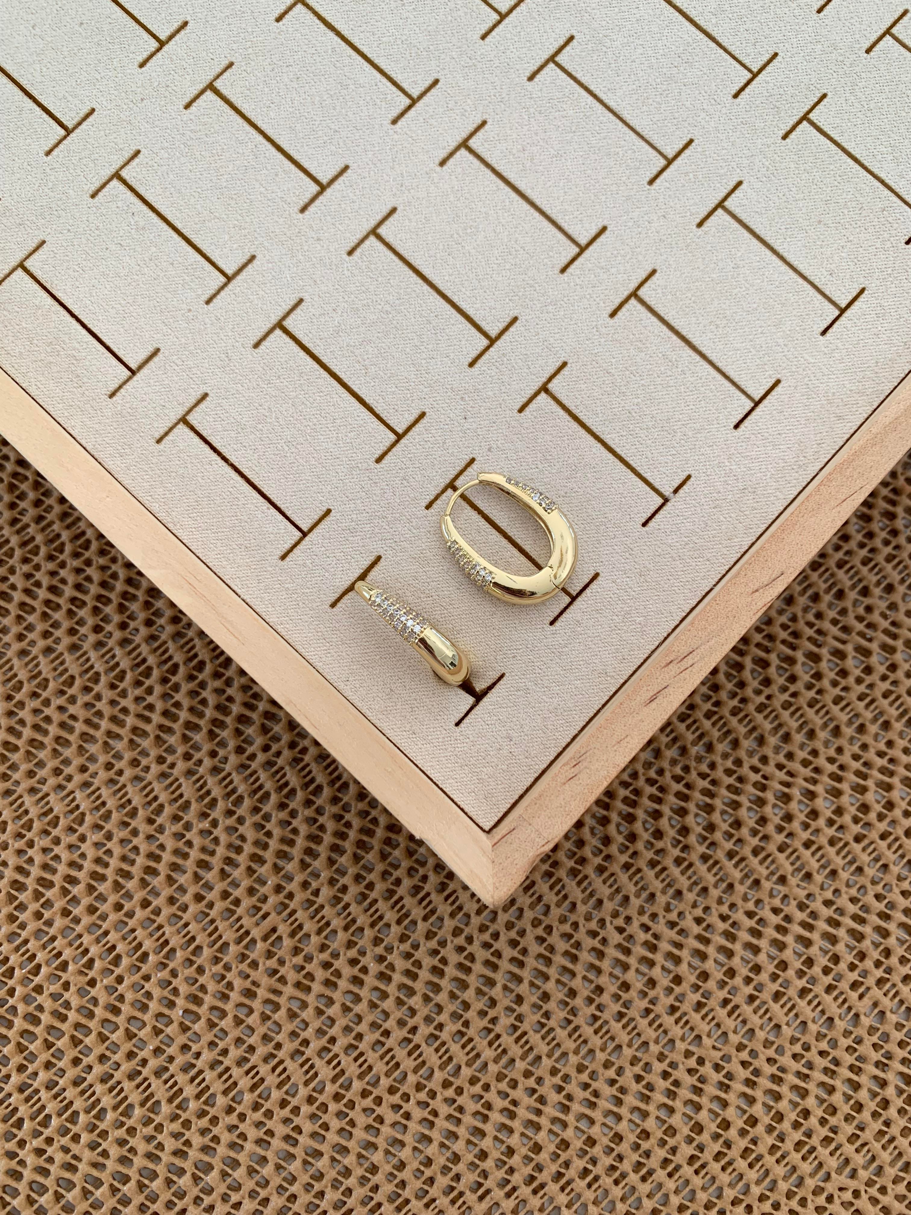 Vip Gold İnce Zirkon Taşlı Plaka U Küpe