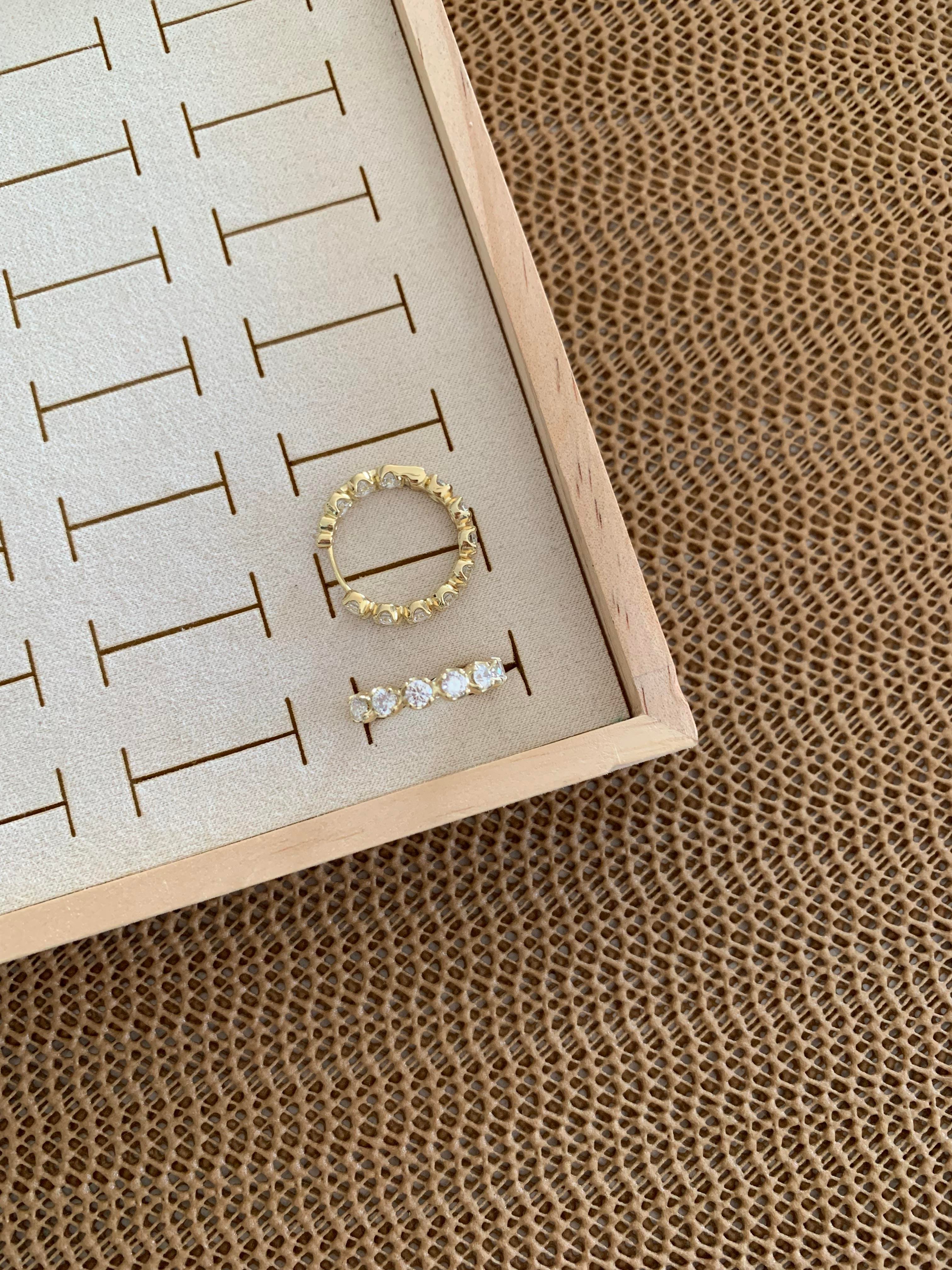 Vip Gold Kare Baget Taş Sıralı Su Yolu Halka Küpe