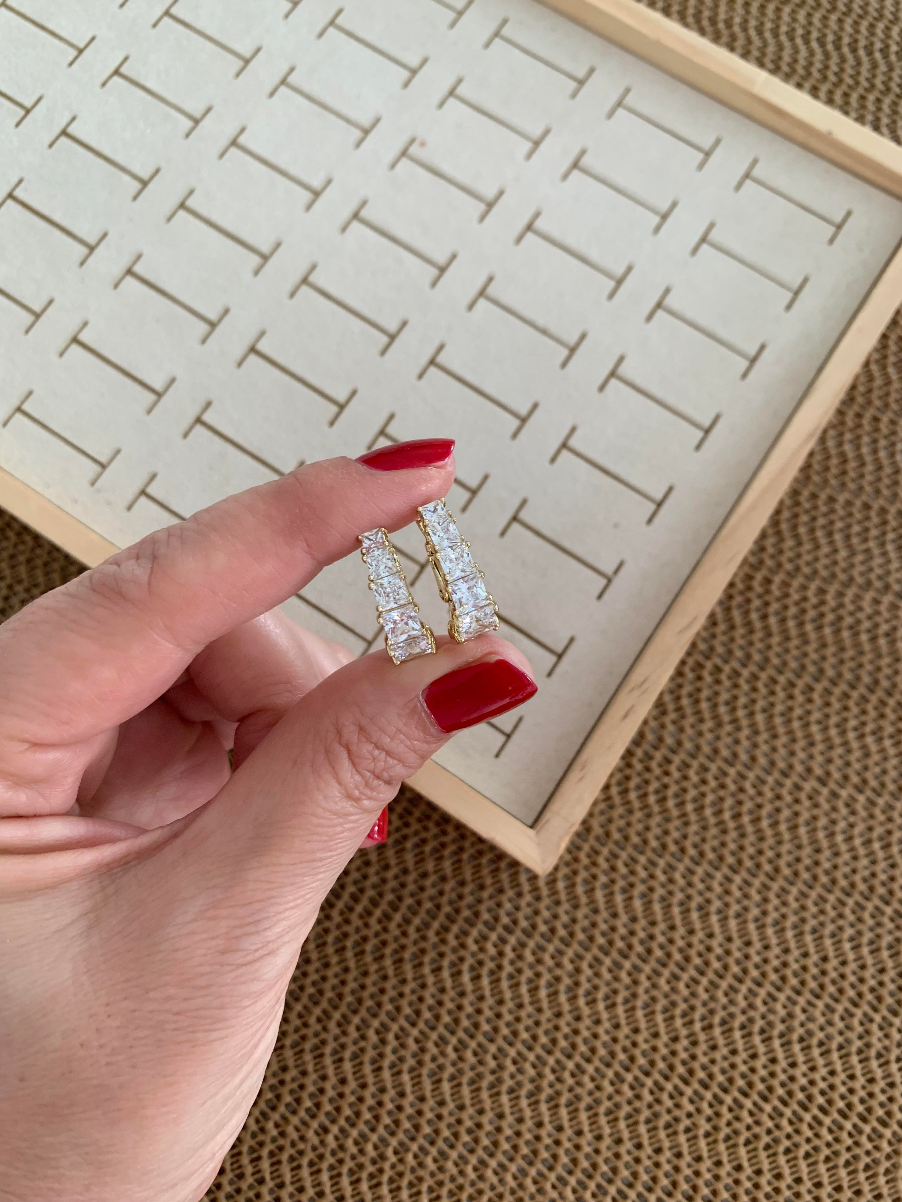 Vip Gold Kare Baget Taş Sıralı U Küpe