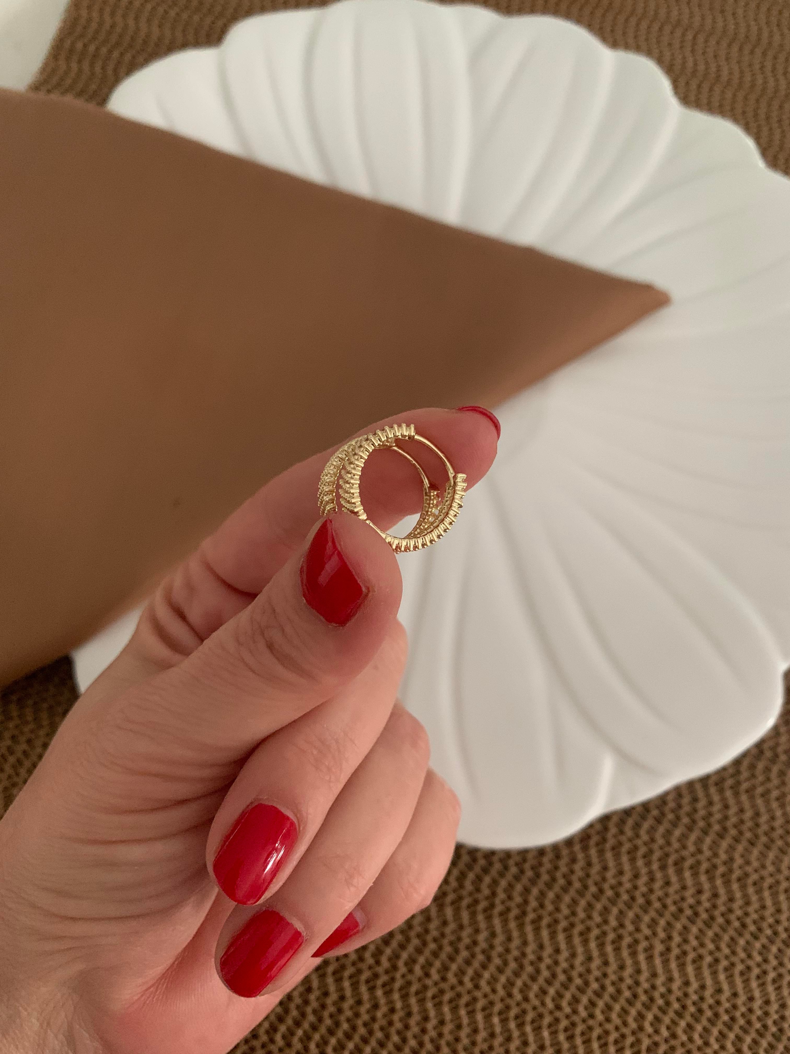 Vip Gold Kıvrımlı Burgu Halka Küpe