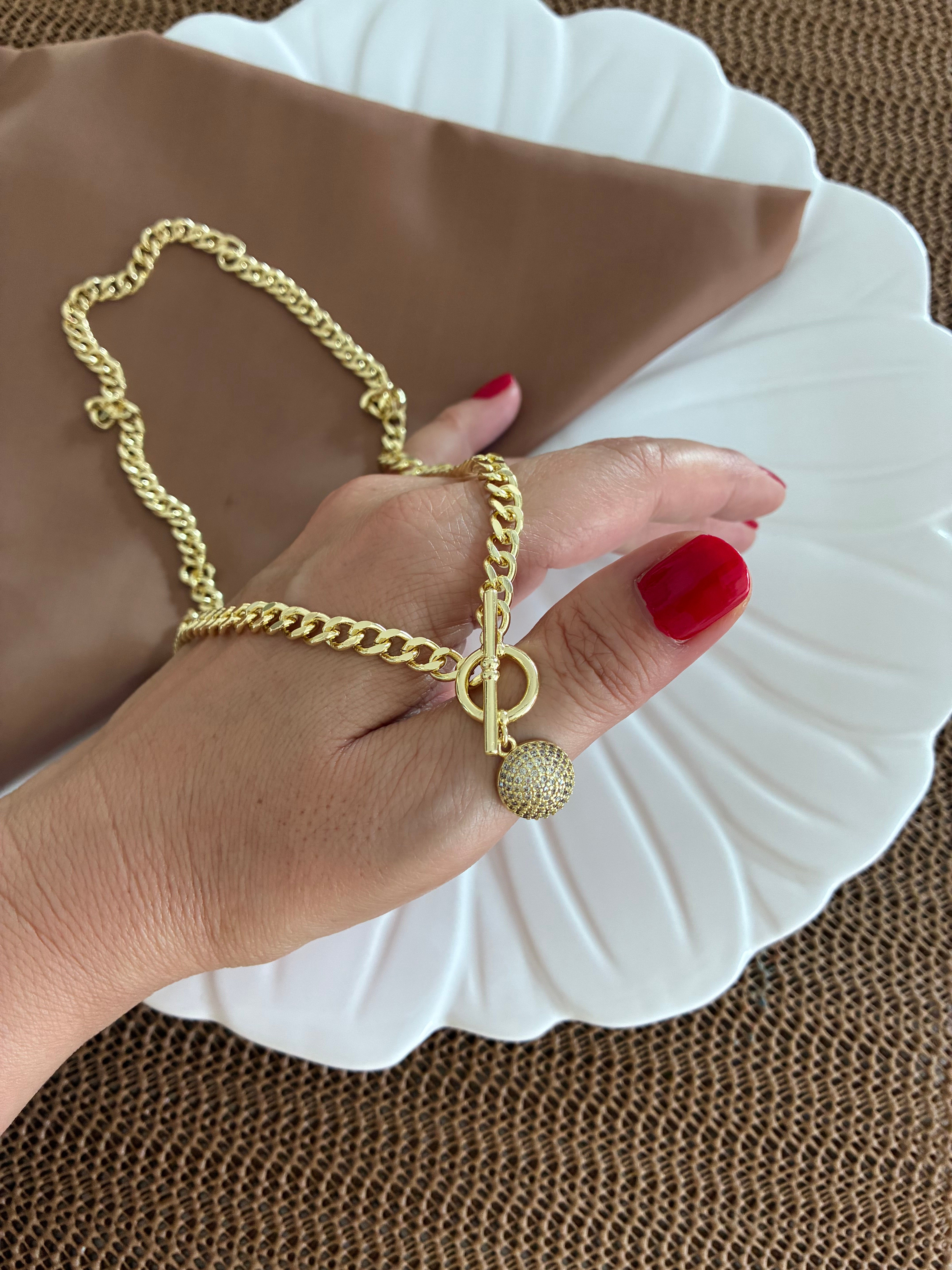 Vip Gold Klasik Zincir Zirkon Taşlı Daire Kilit Uçlu Kolye