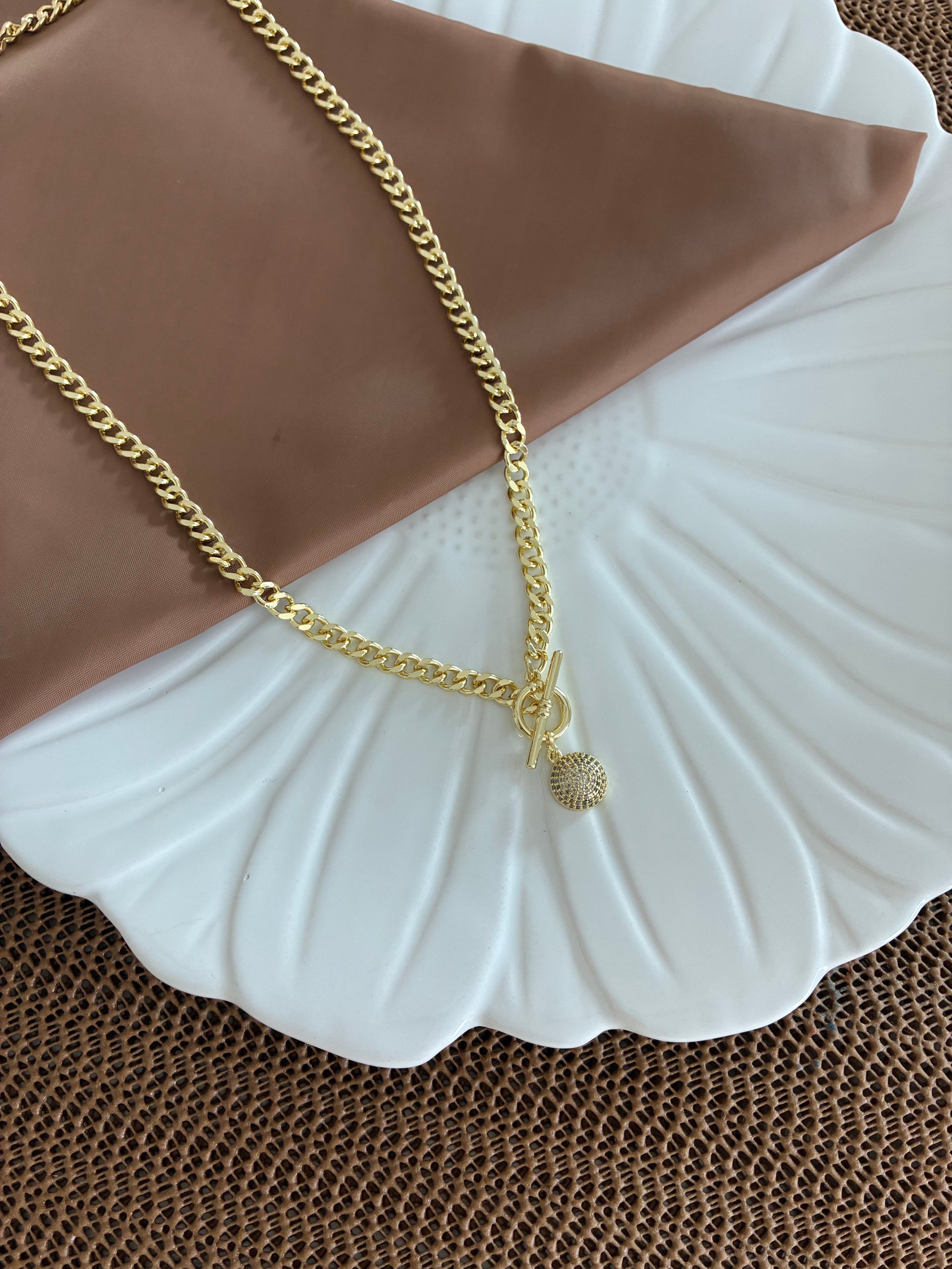 Vip Gold Klasik Zincir Zirkon Taşlı Daire Kilit Uçlu Kolye