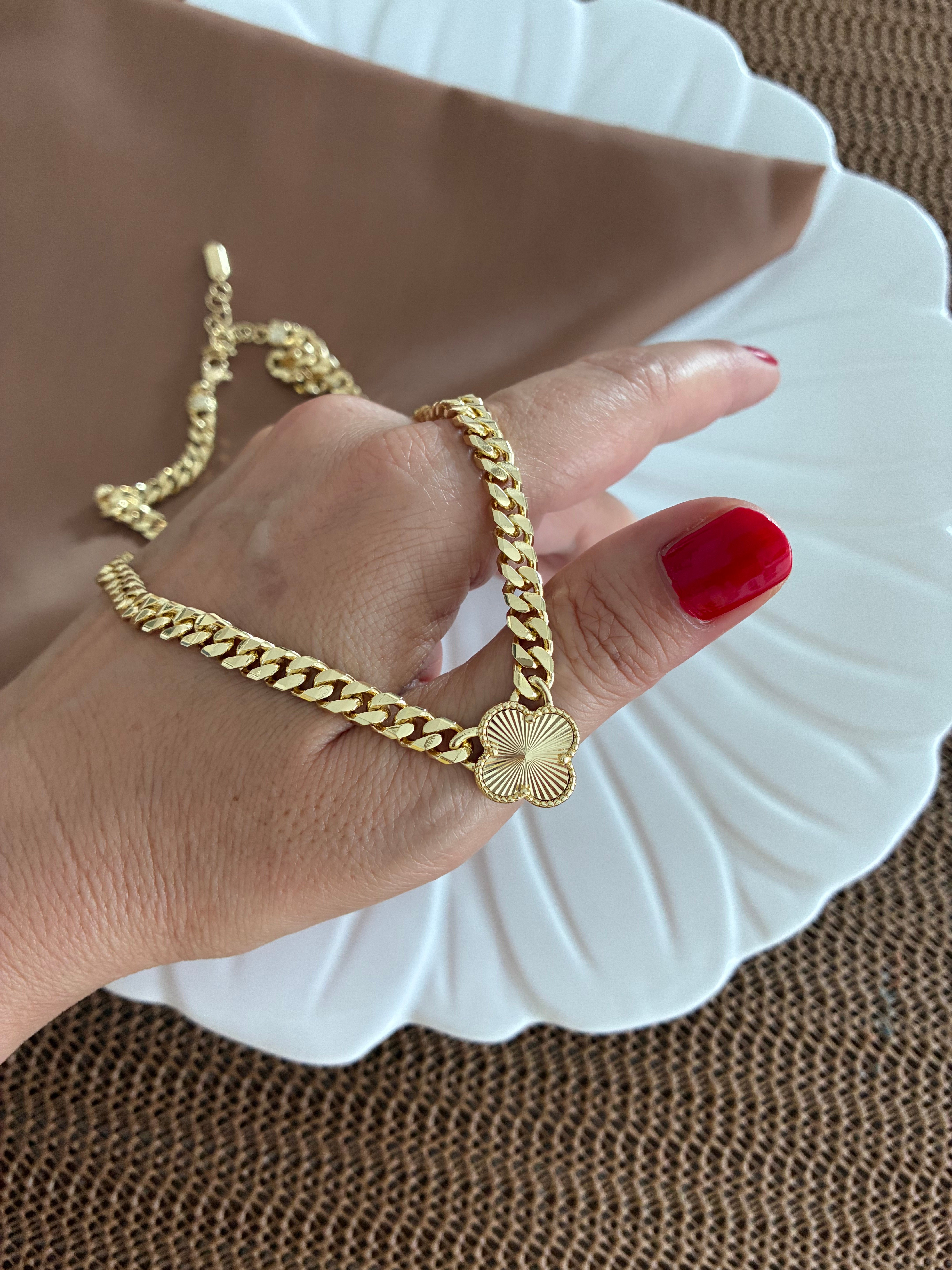 Vip Gold Klasik Zincirli Lazer Yonca Detaylı Kolye