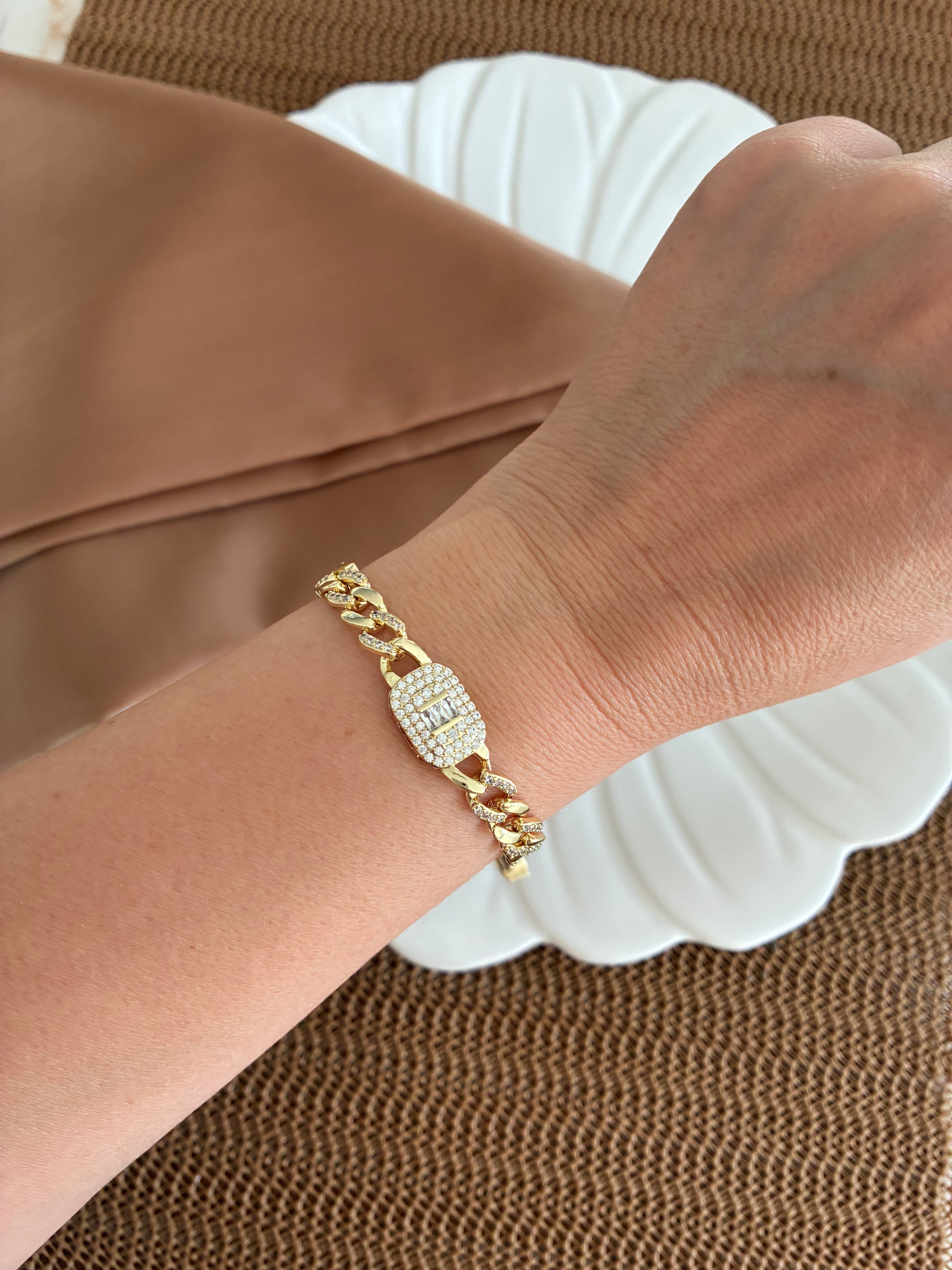 Vip Gold Klasik Zincirli Zirkon Taş Ortası Kare Detaylı Bileklik
