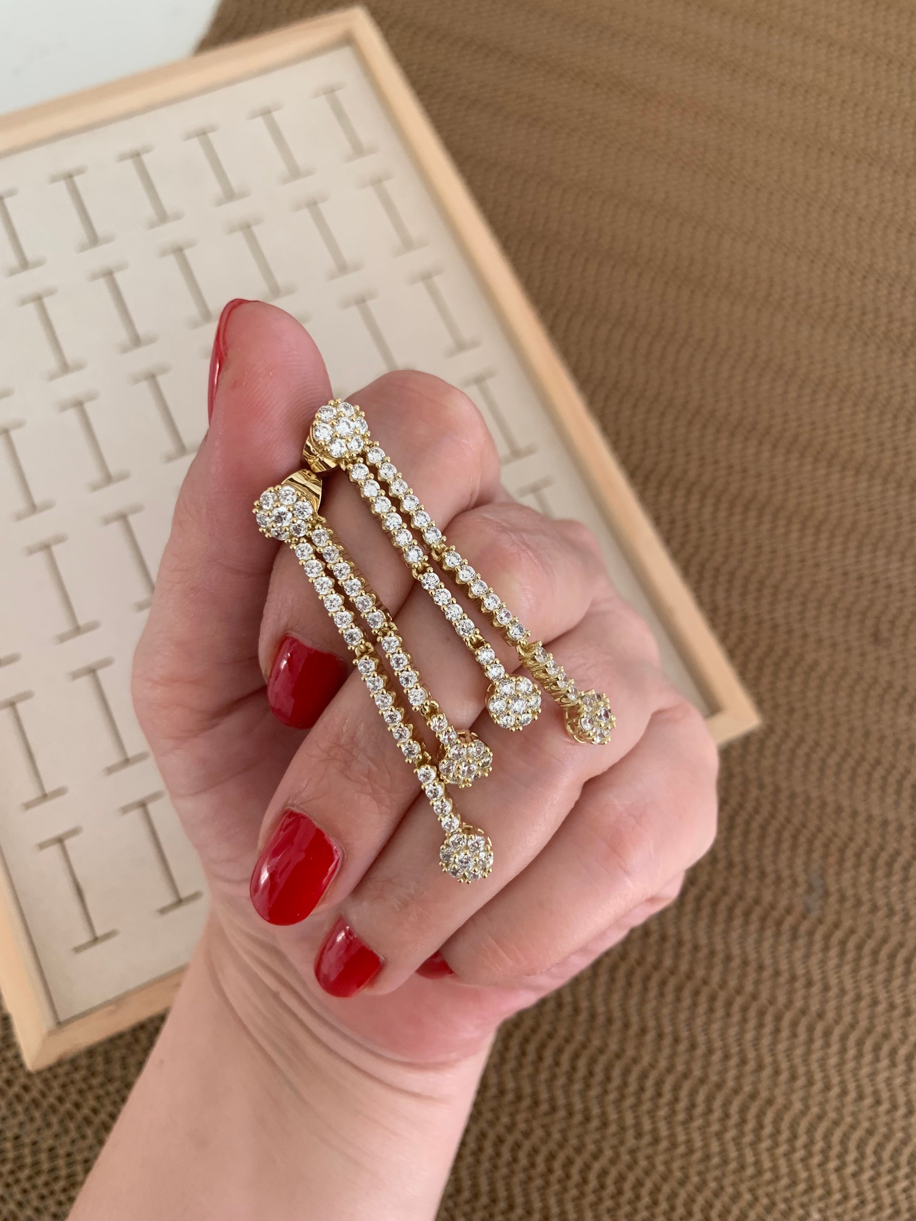 Vip Gold Komple Zirkon Taşlı Daire Sallantılı Tasarım Küpe