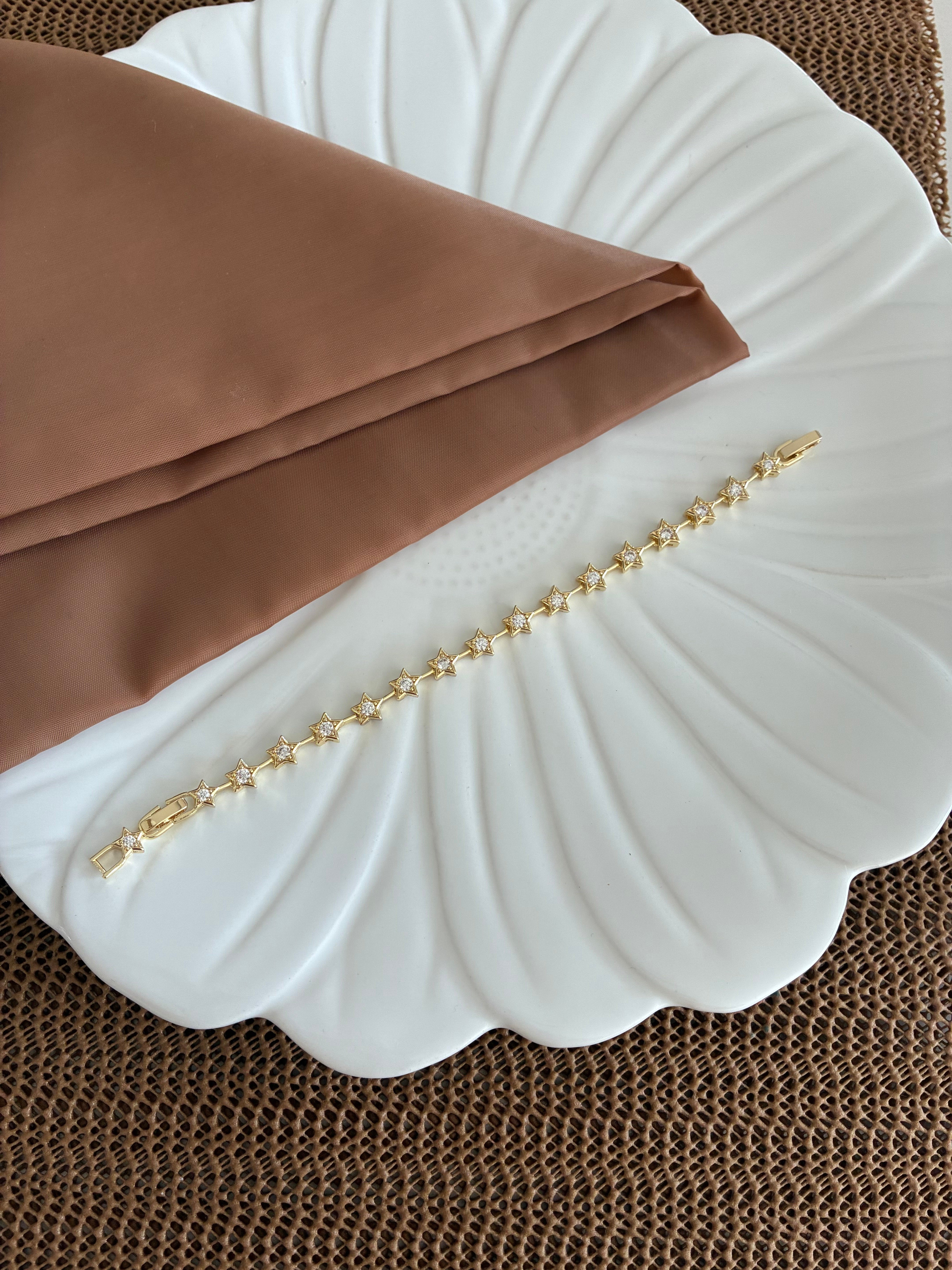 Vip Gold Ortası Gömme Taşlı Yıldız Sıralı Bileklik