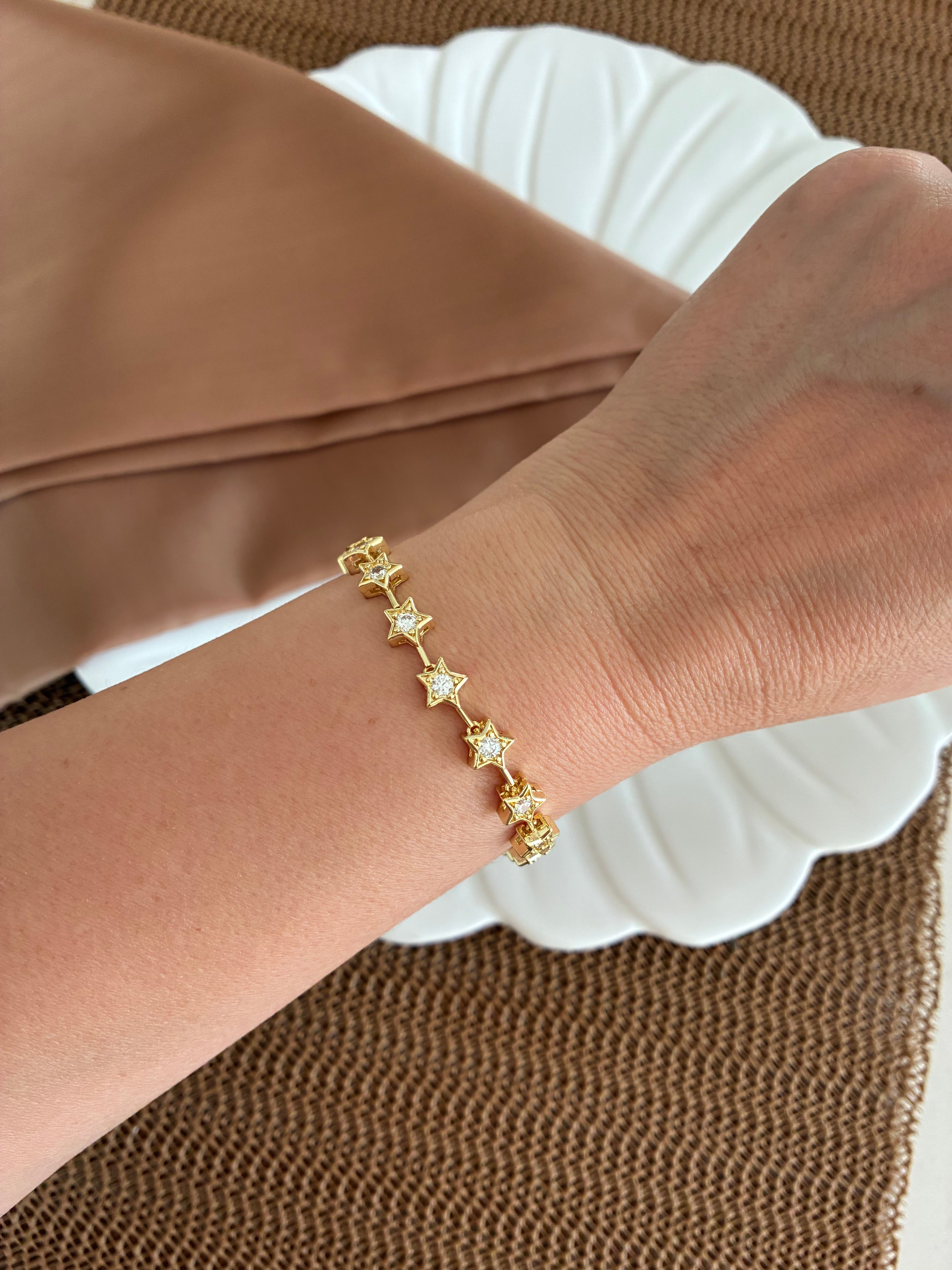 Vip Gold Ortası Gömme Taşlı Yıldız Sıralı Bileklik