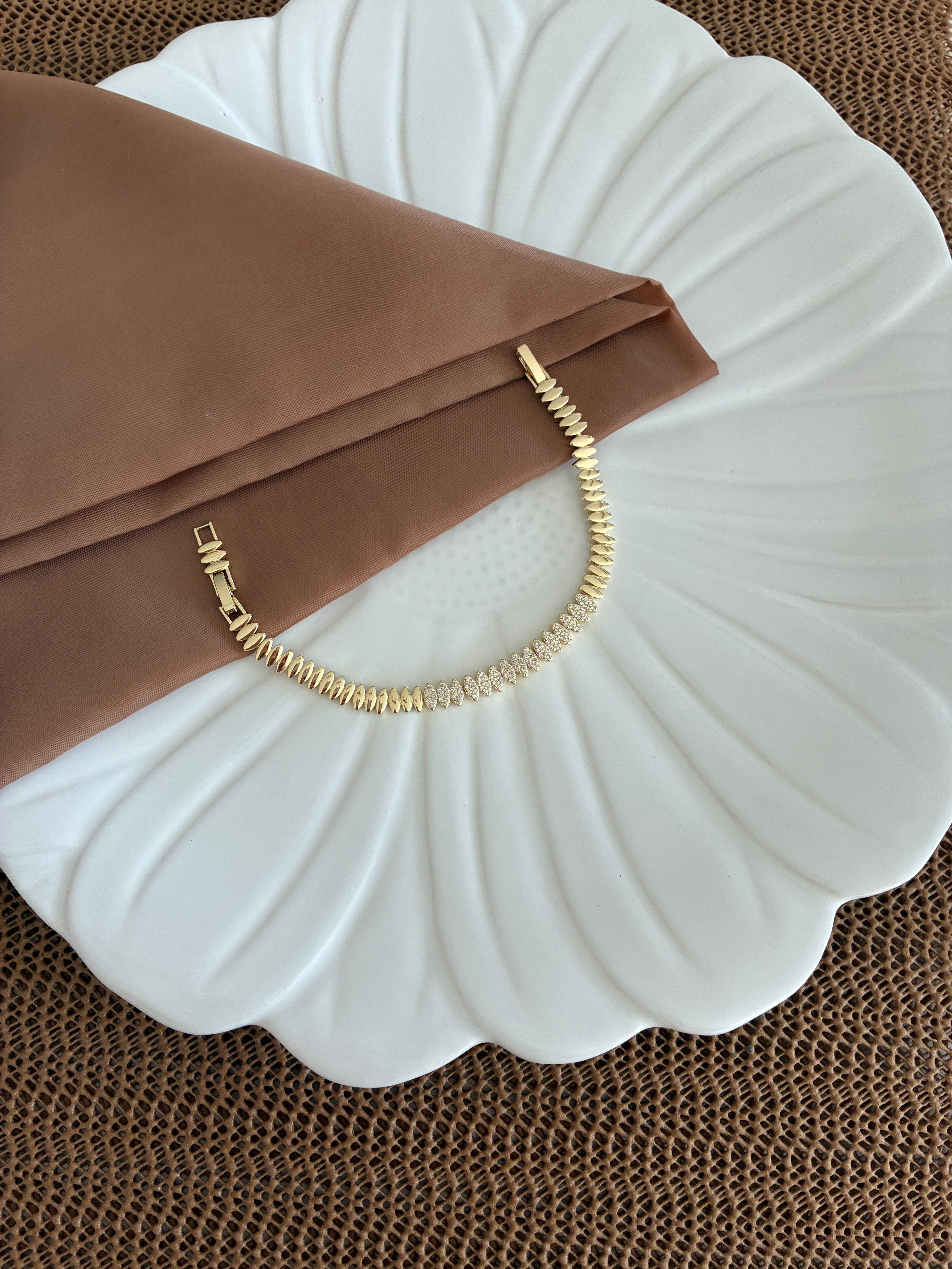 Vip Gold Ortası Zirkon Taşlı Plaka Badem Sıralı Bileklik