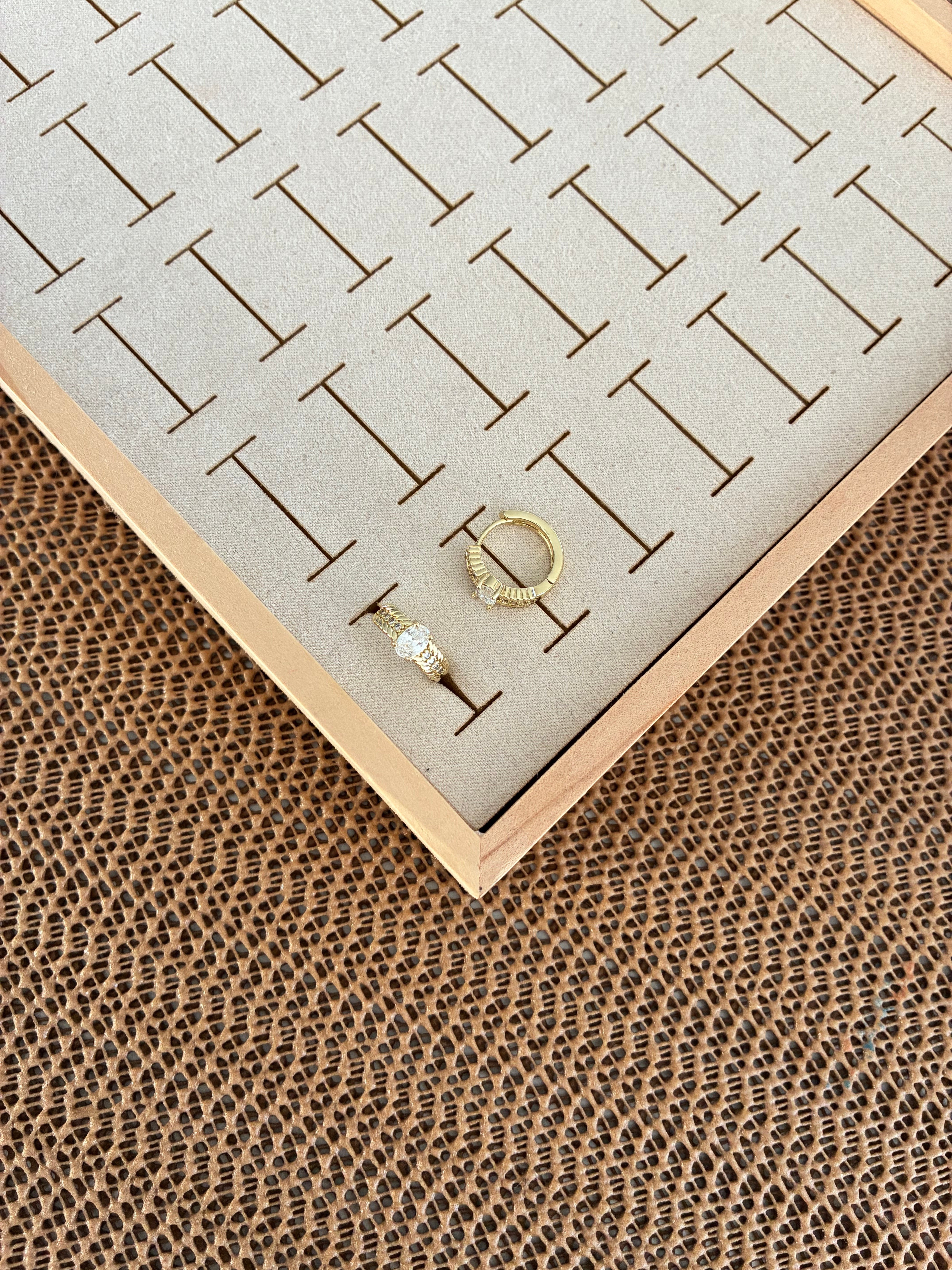 Vip Gold Oval Bağet Taşlı Yüzük Detaylı Halka Küpe