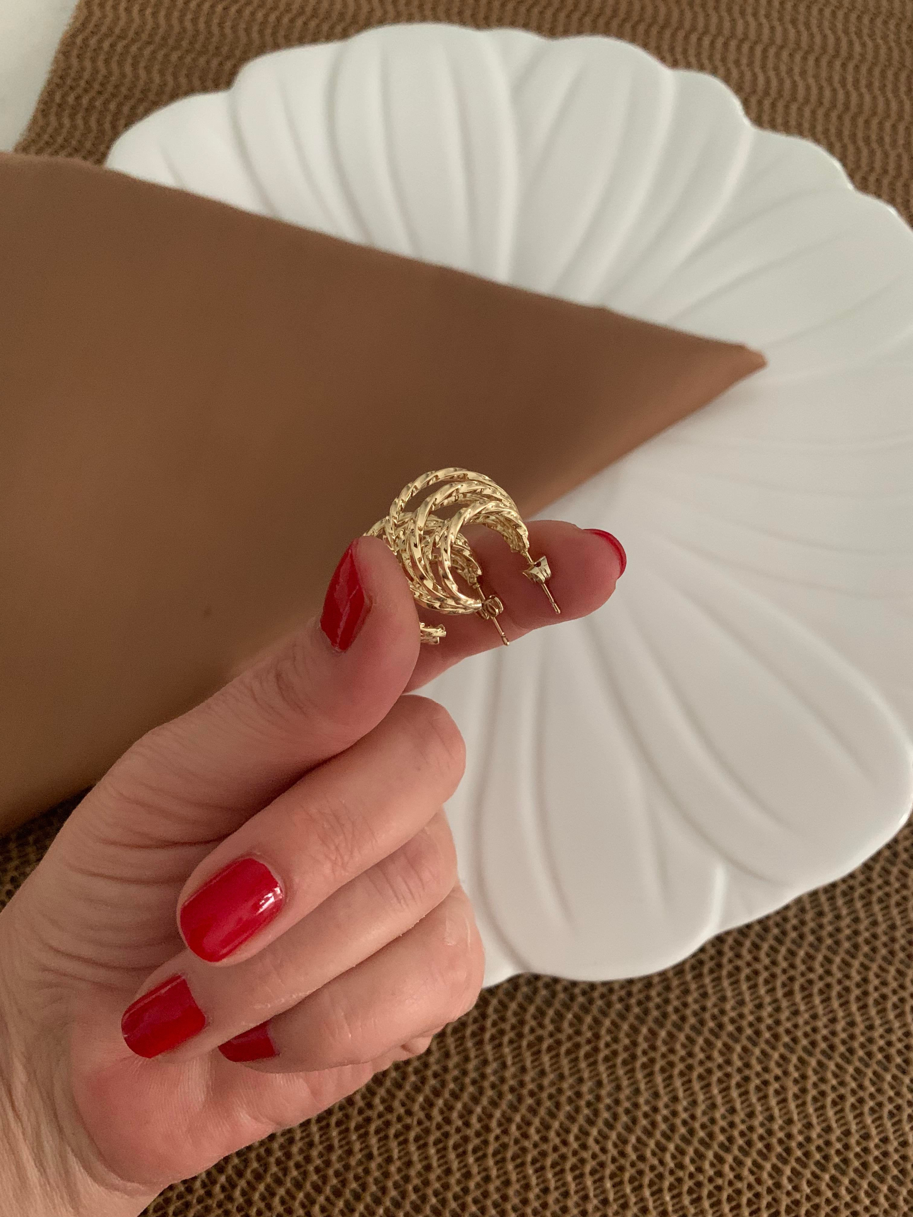 Vip Gold Pırıltılı İnce Bombeli Tasarım Ay Küpe