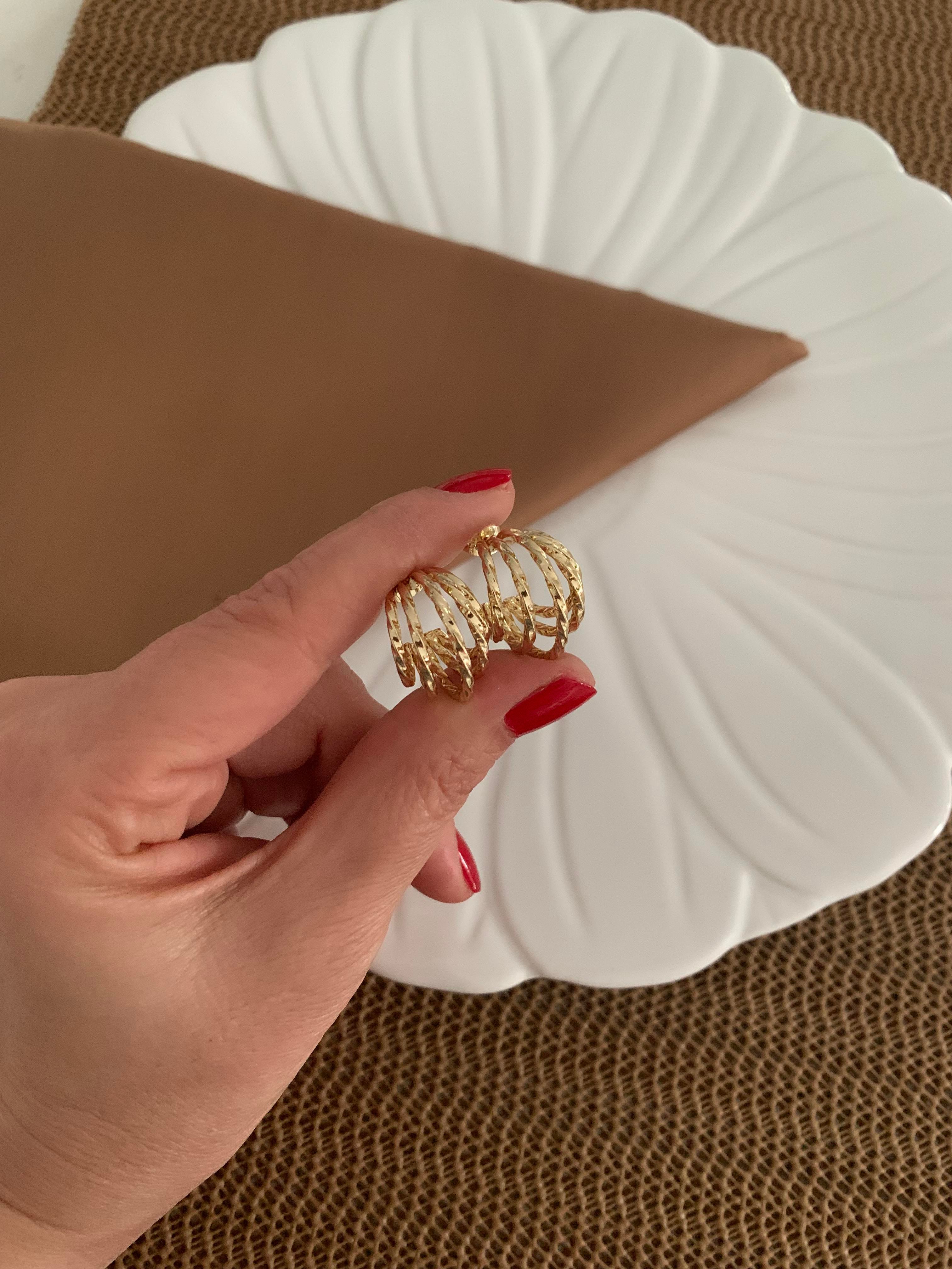Vip Gold Pırıltılı İnce Bombeli Tasarım Ay Küpe