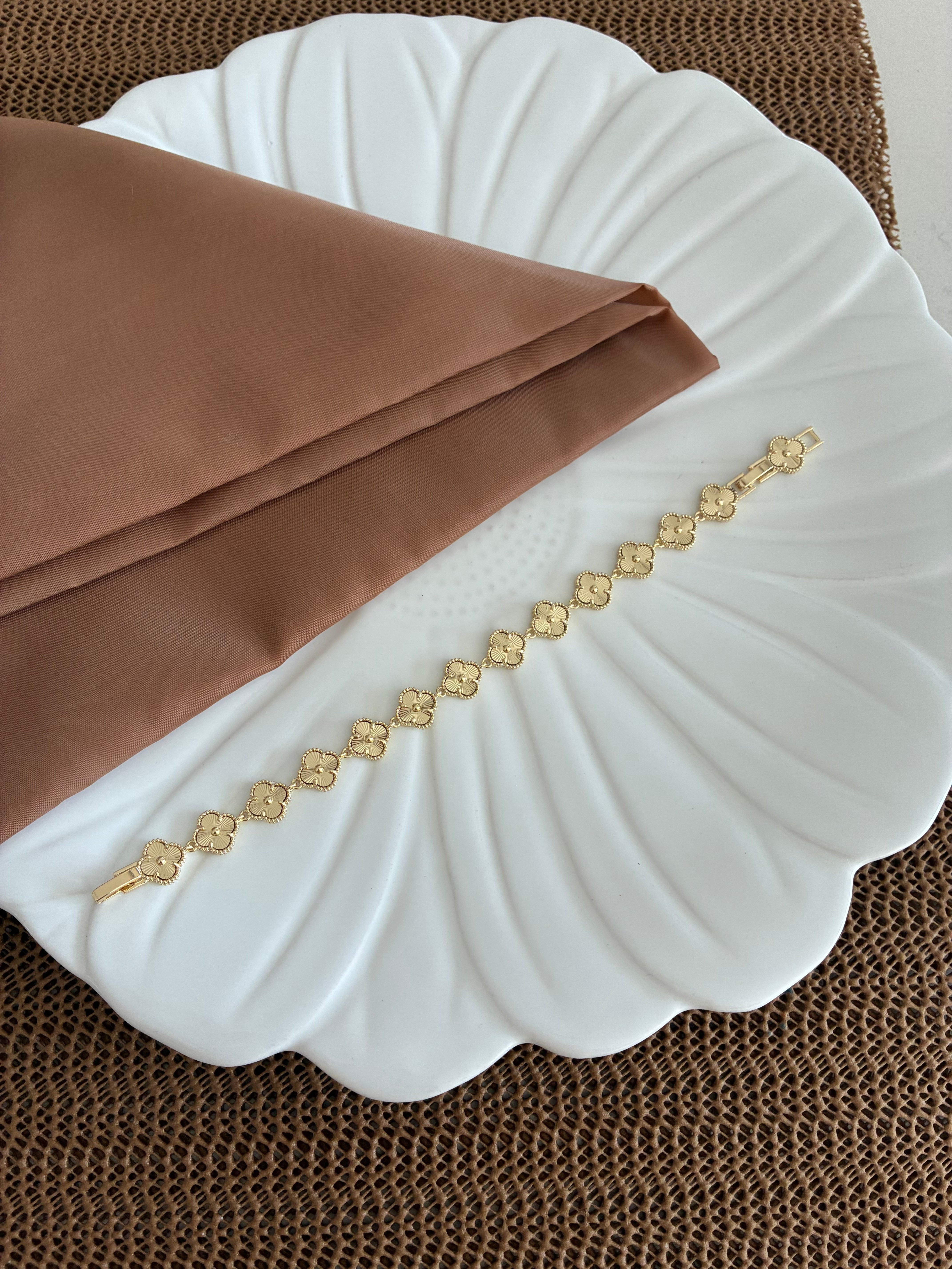 Vip Gold Pırıltılı Yonca Sıralı Bileklik