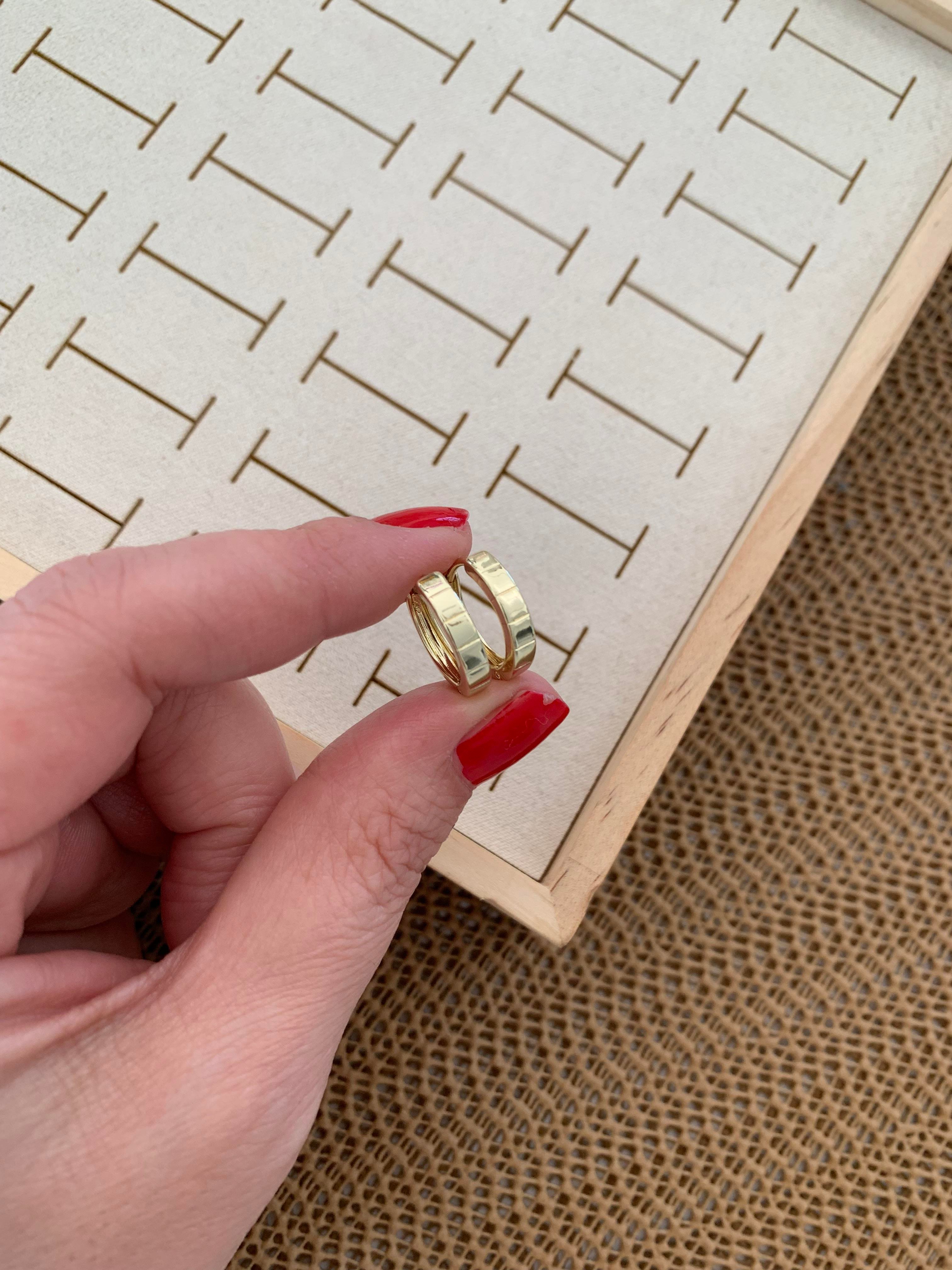 Vip Gold Plaka Çizgili Mini Halka Küpe