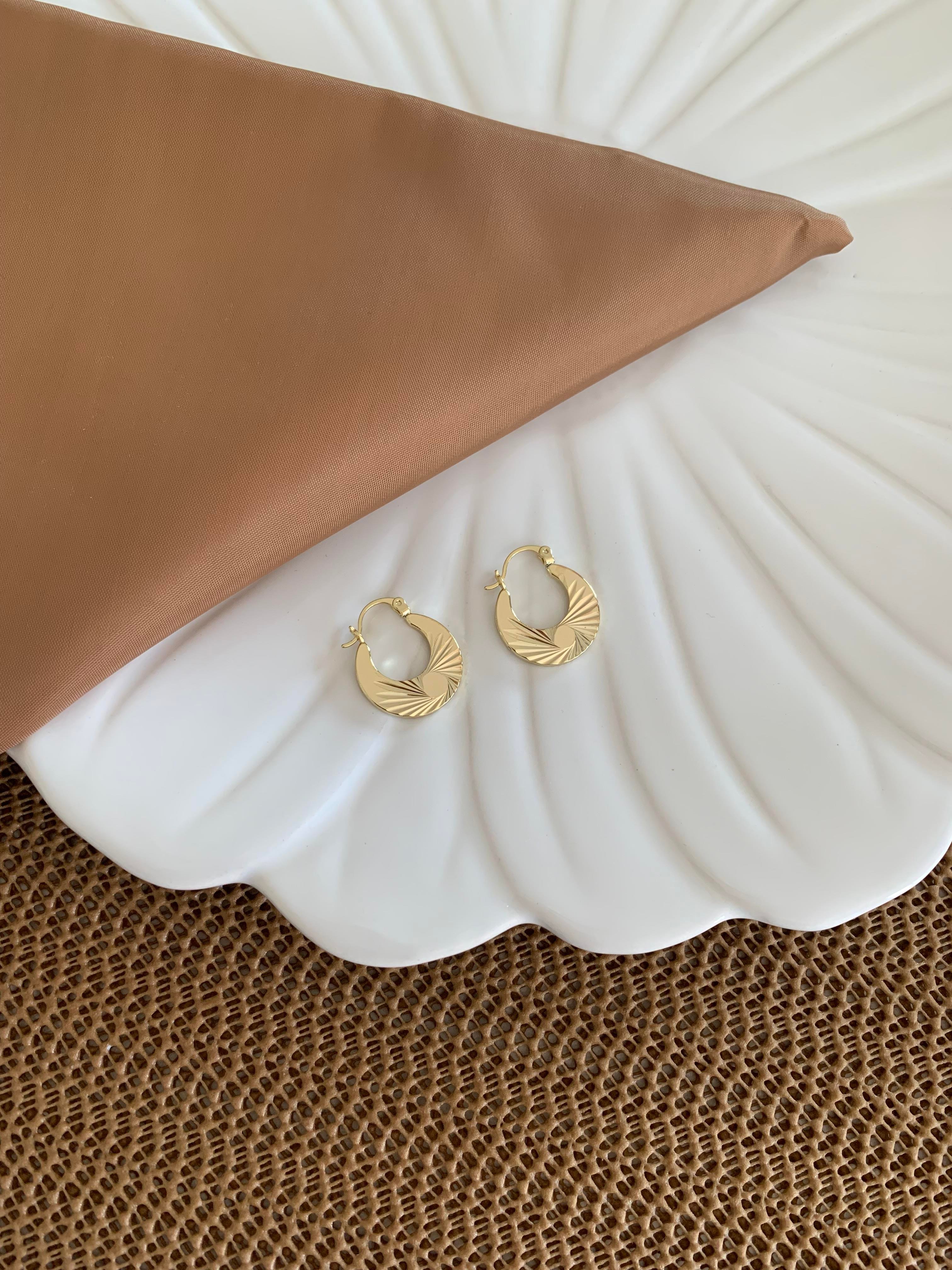 Vip Gold Plaka Çizgili Sepet Halka Küpe