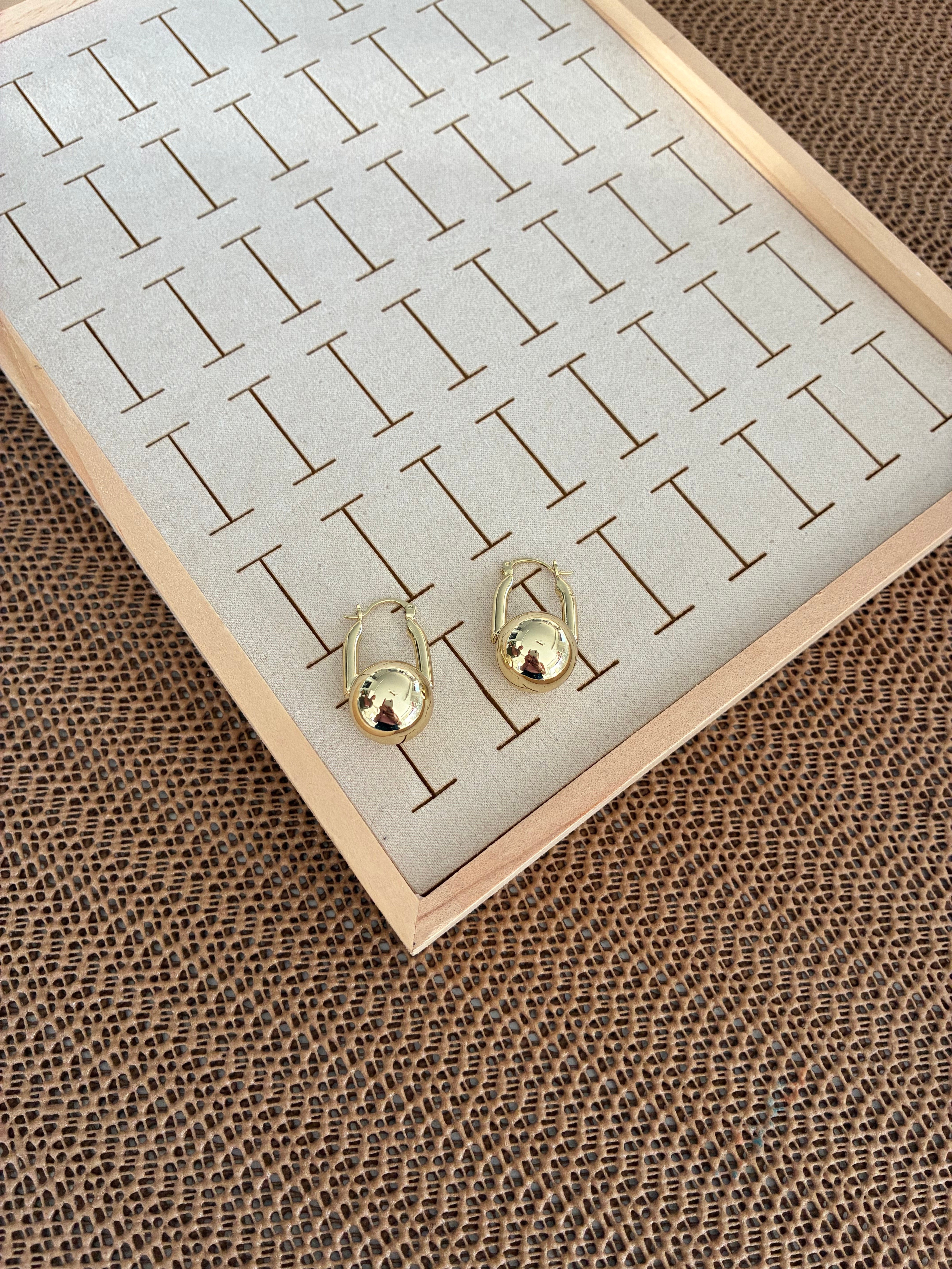 Vip Gold Plaka Top Sallantıl Tasarım Küpe