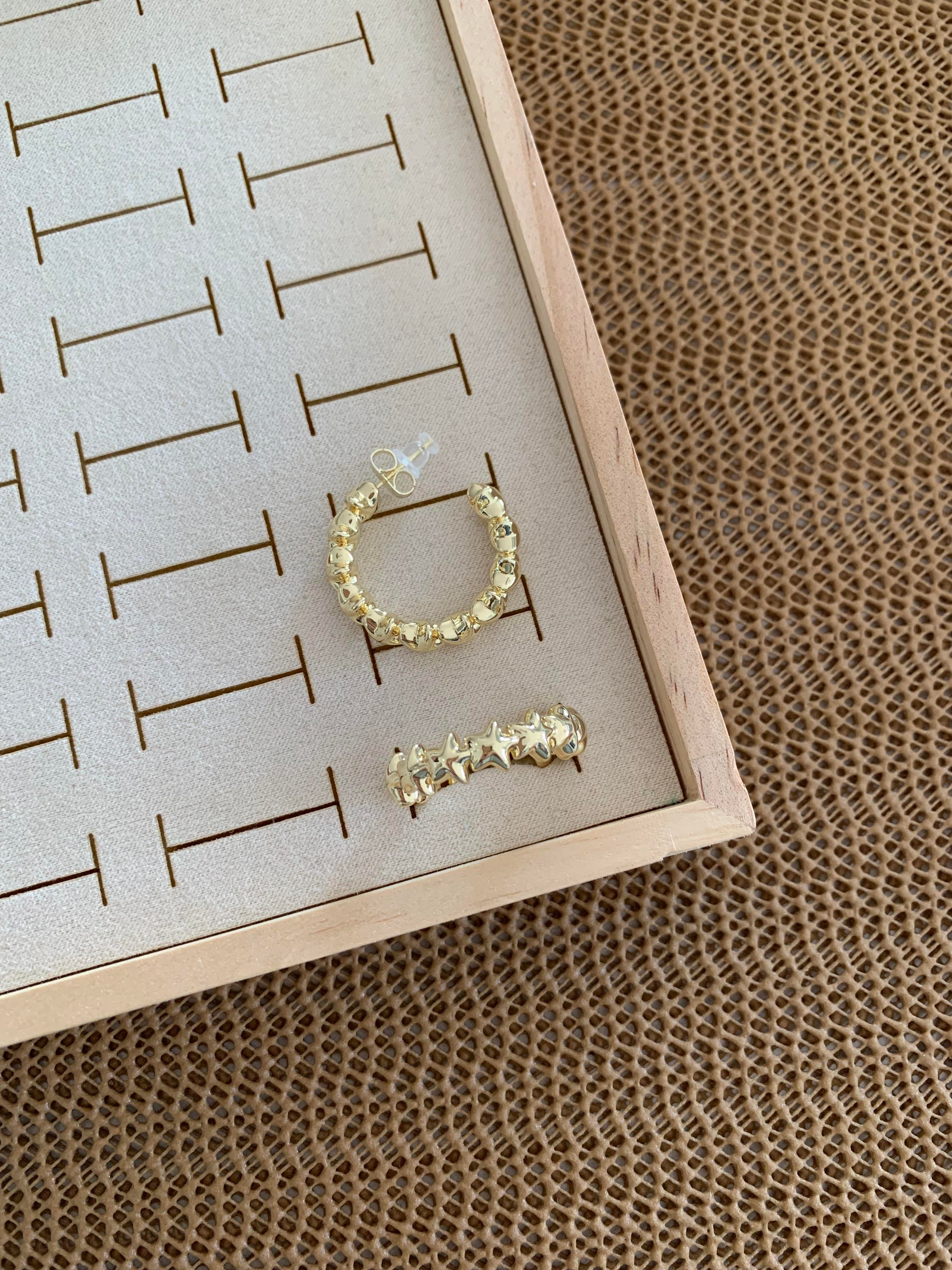 Vip Gold Plaka Yıldız Sıralı Ay Küpe
