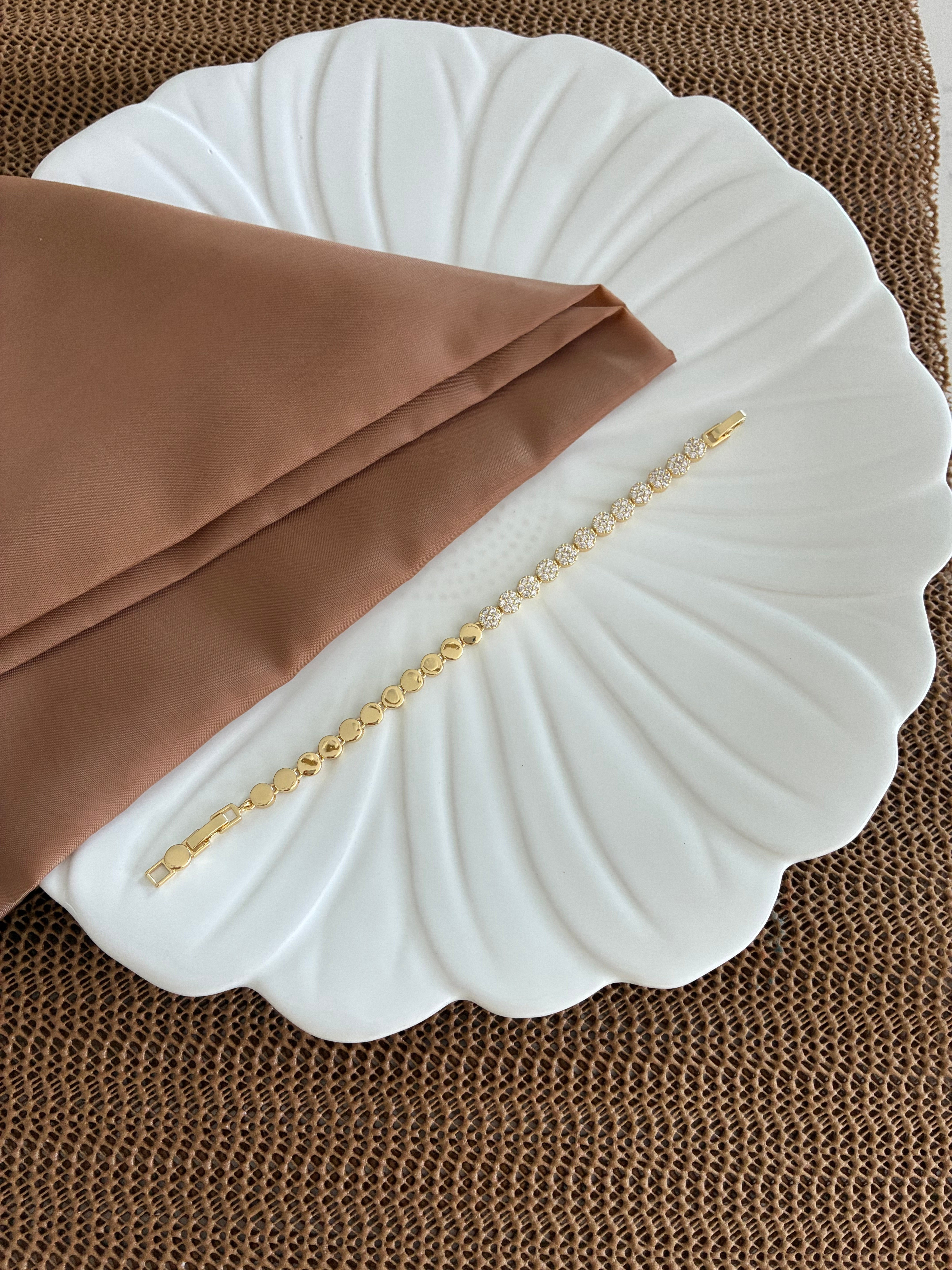 Vip Gold Plaka Zirkon Taşlı Büyük Daire  Sıralı Bileklik