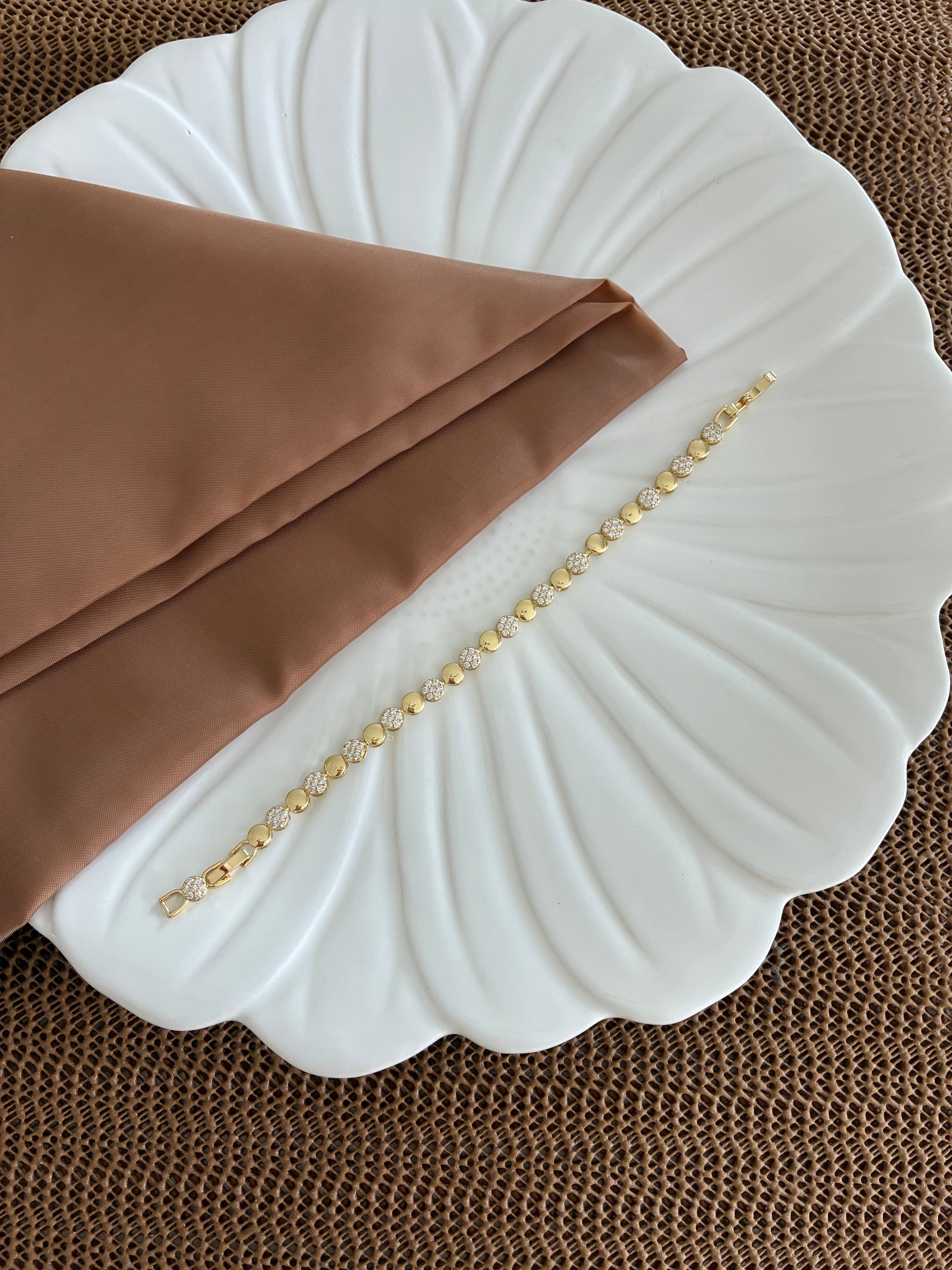 Vip Gold Plaka Zirkon Taşlı Daire  Sıralı Bileklik