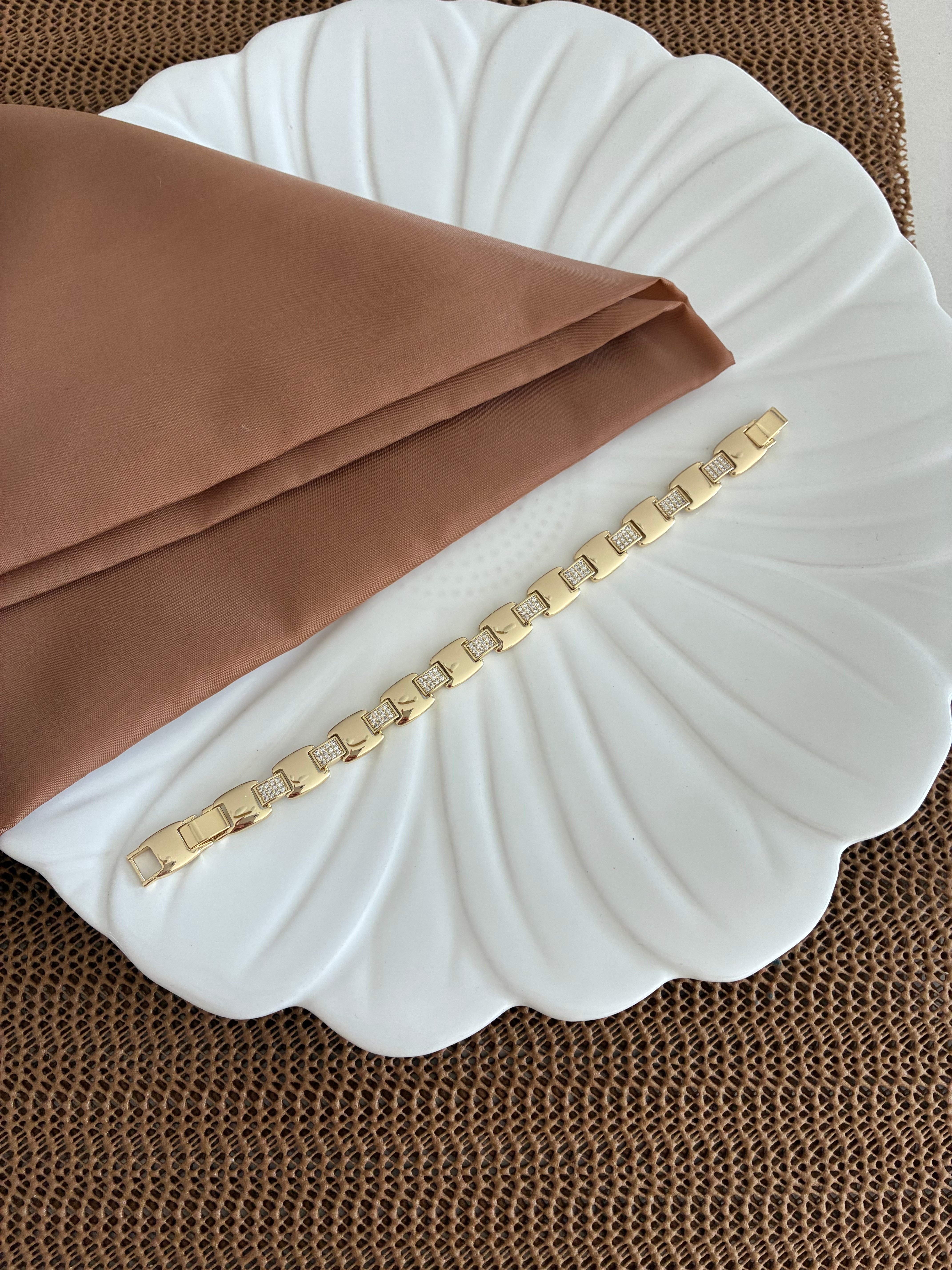 Vip Gold Plaka Zirkon Taşlı Kare Bileklik