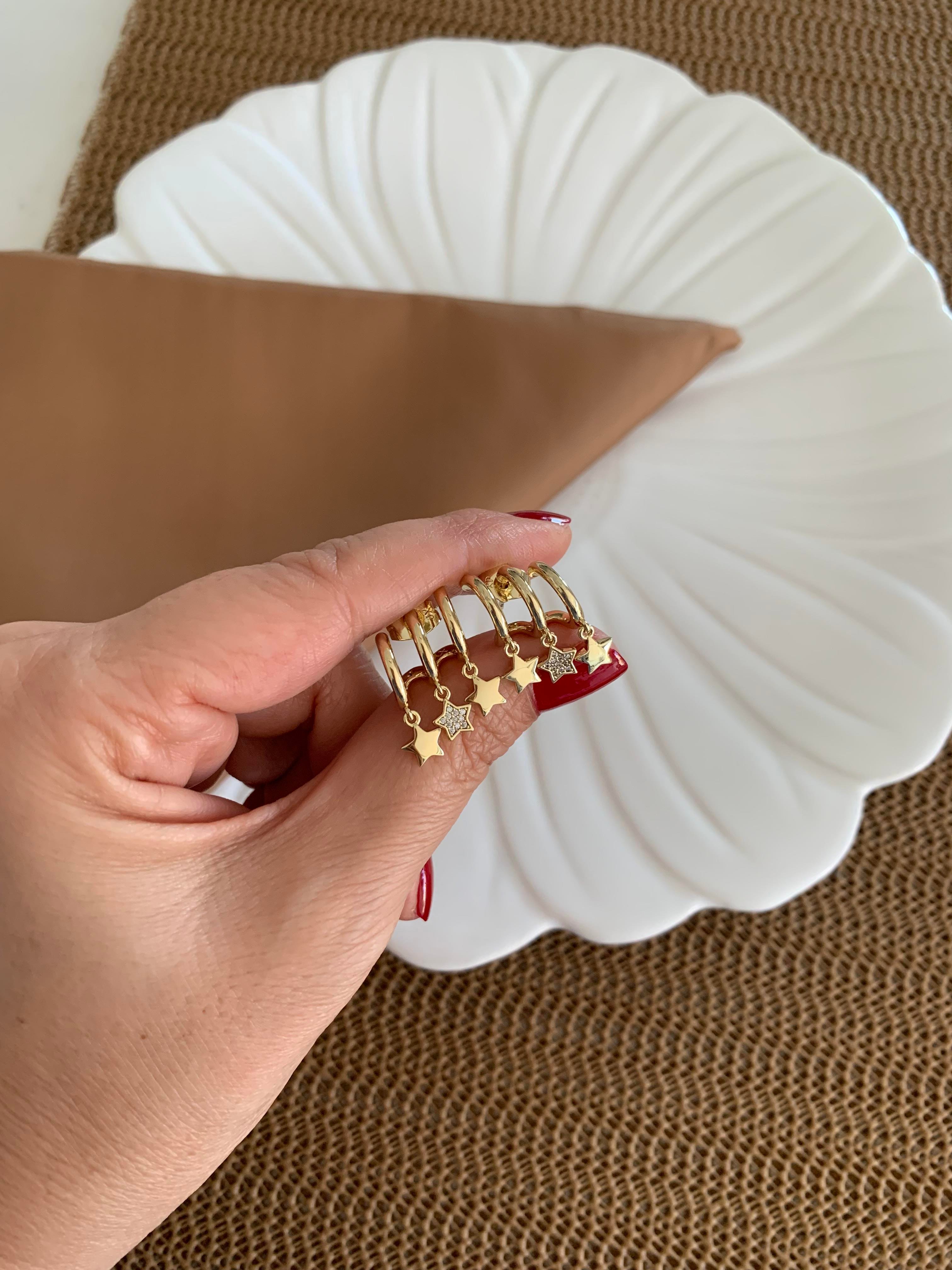 Vip Gold Plaka Zirkon Taşlı Yıldız Sallantılı Tasarım Küpe