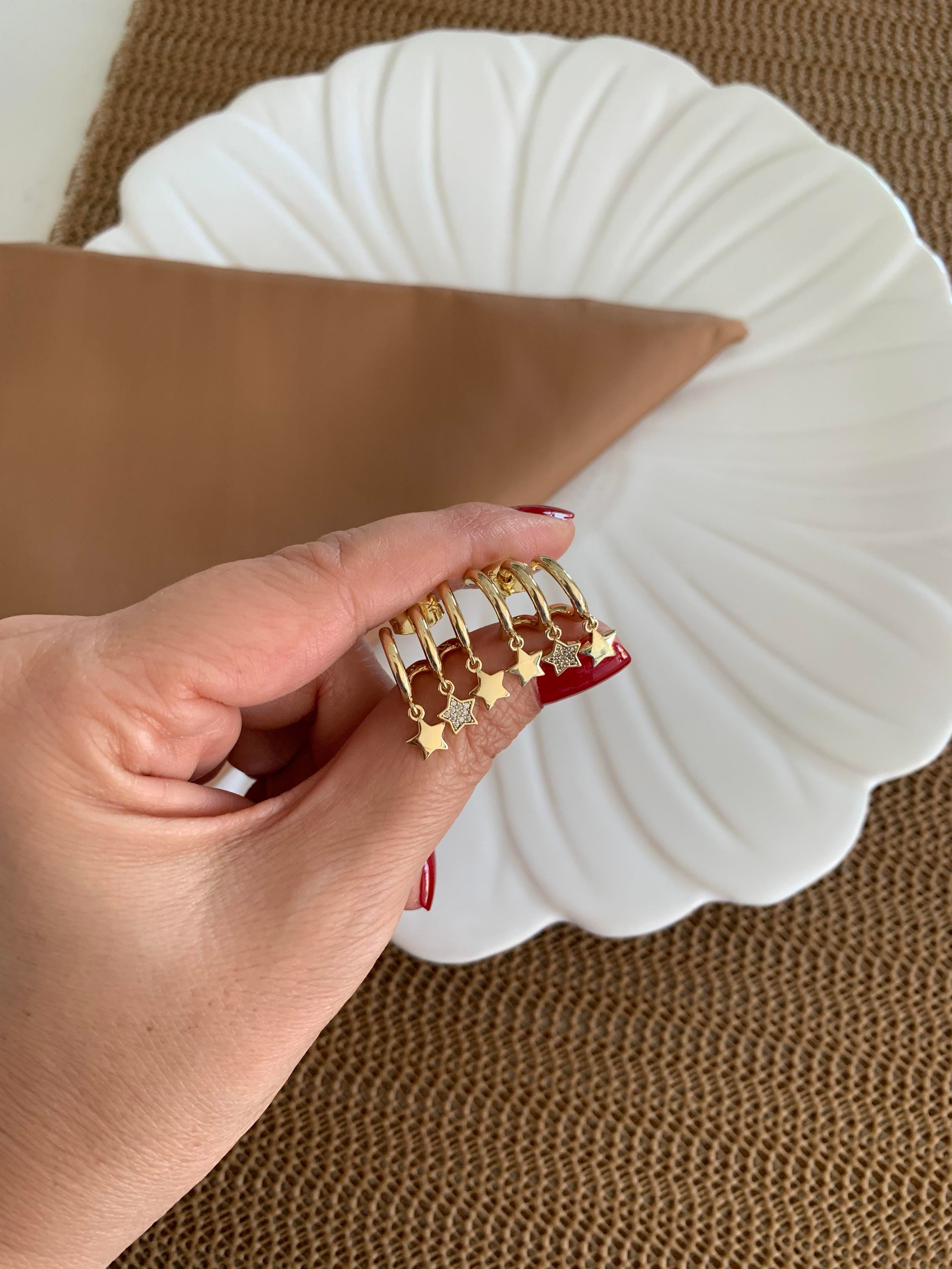 Vip Gold Plaka Zirkon Taşlı Yıldız Sallantılı Tasarım Küpe