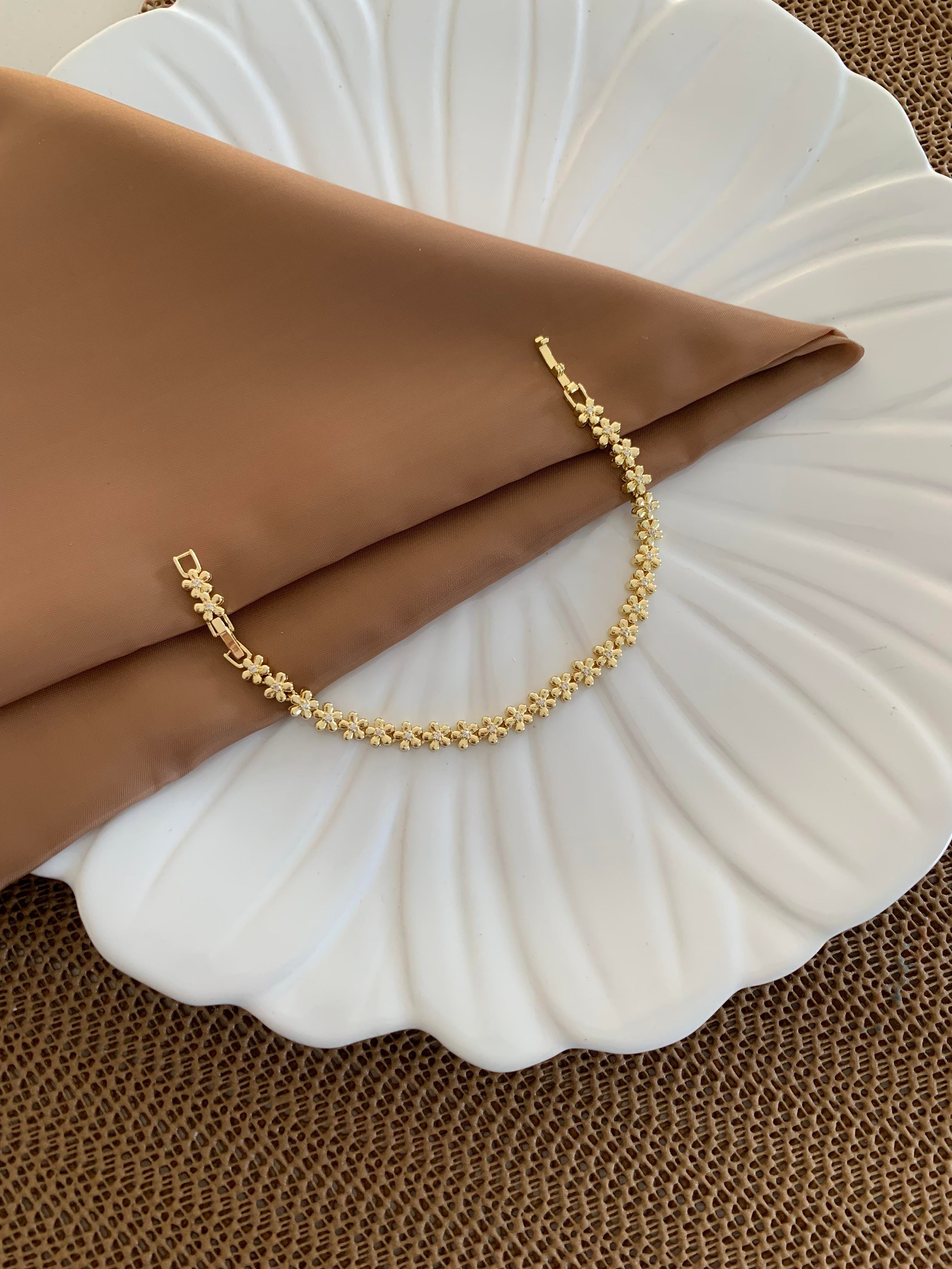 Vip Gold Tek Taş Çiçek Sıralı Bileklik